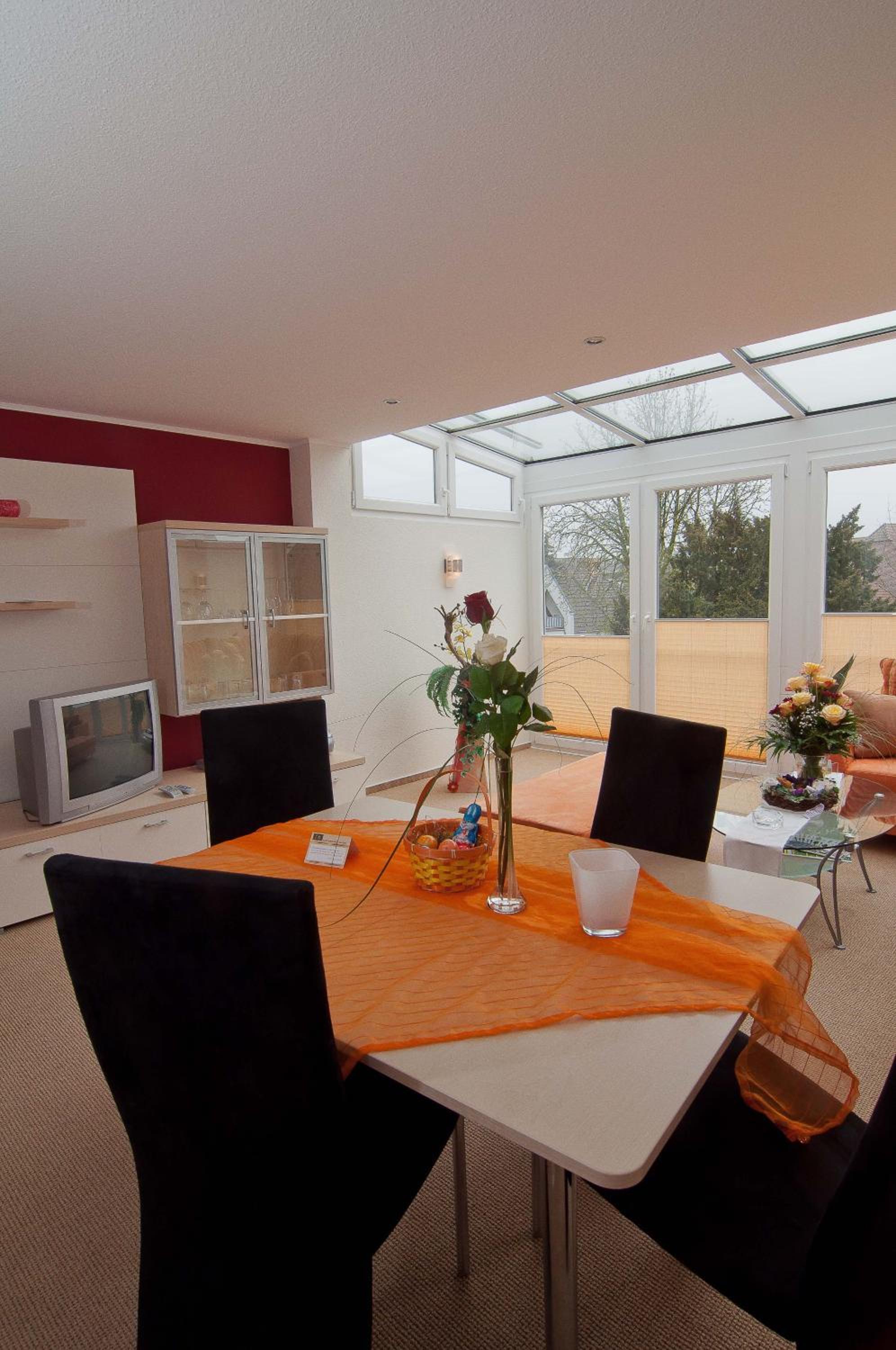 One-Bedroom Apartment - Photo 2