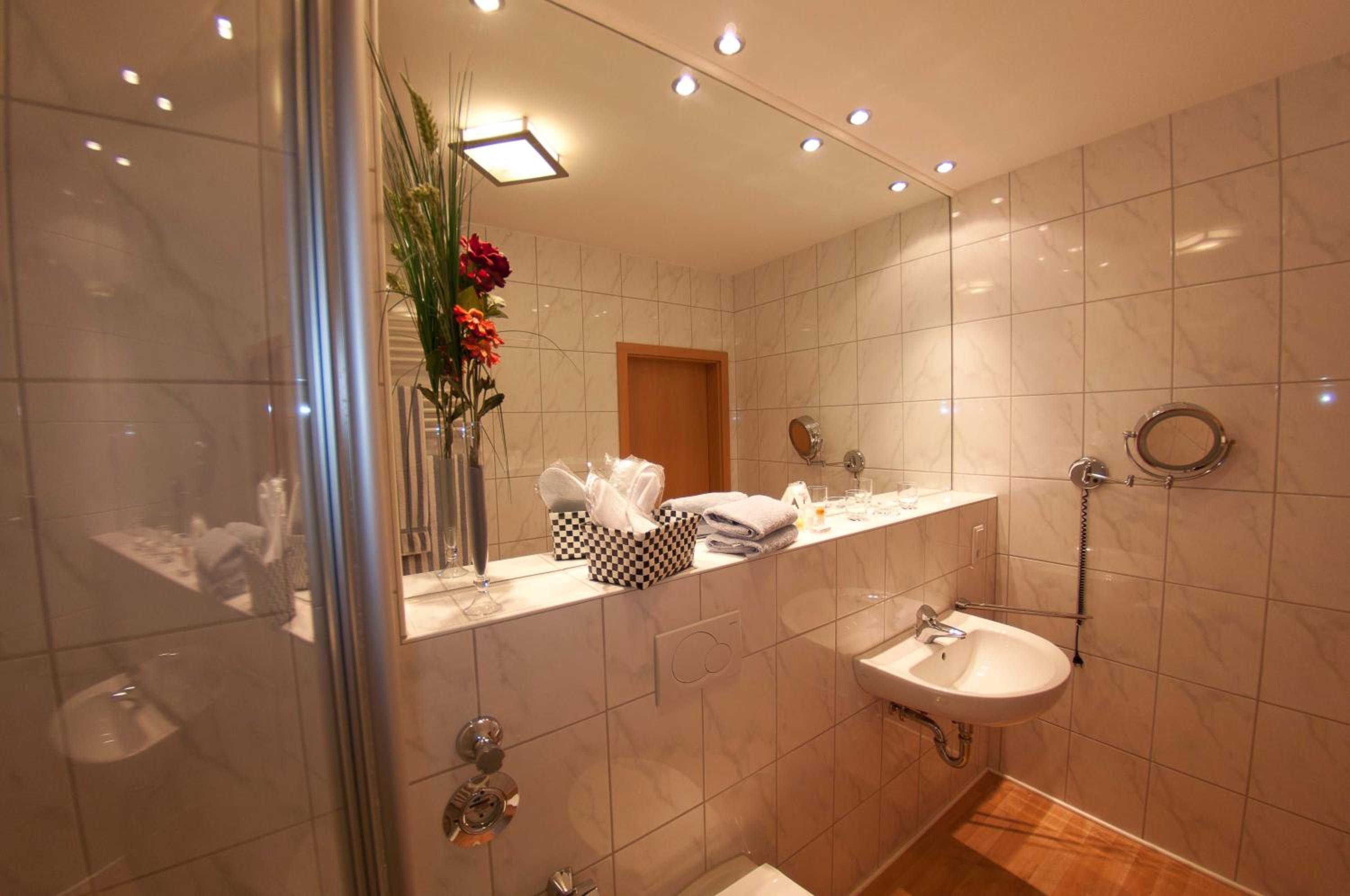 One-Bedroom Apartment - Photo 6