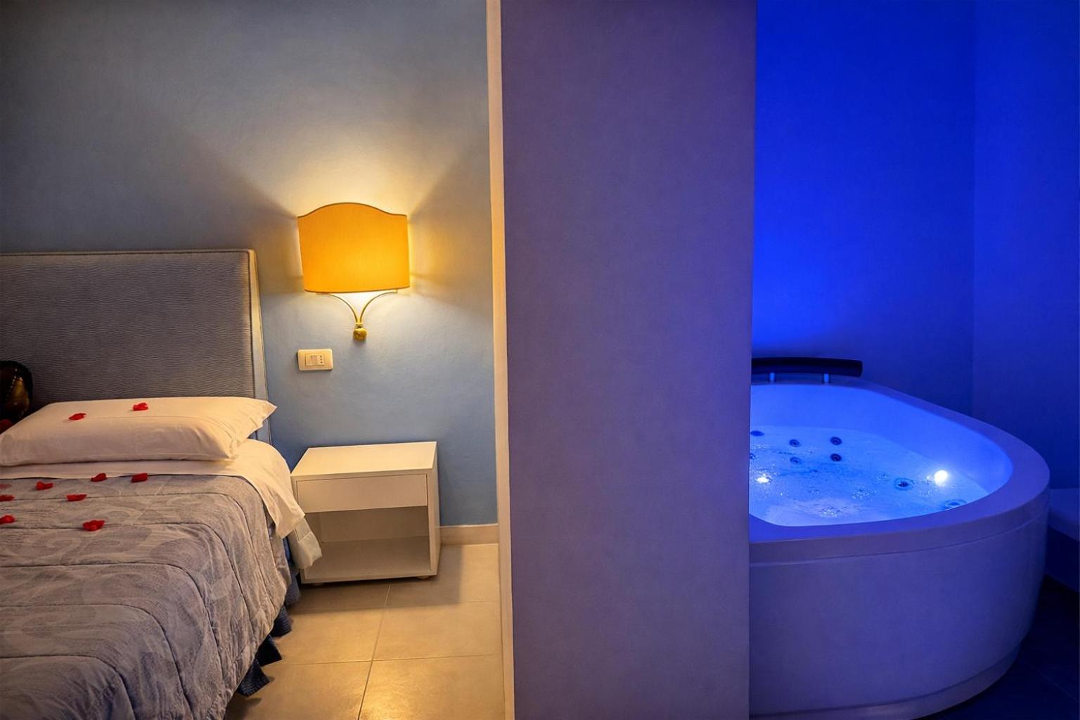 Suite with Spa Bath