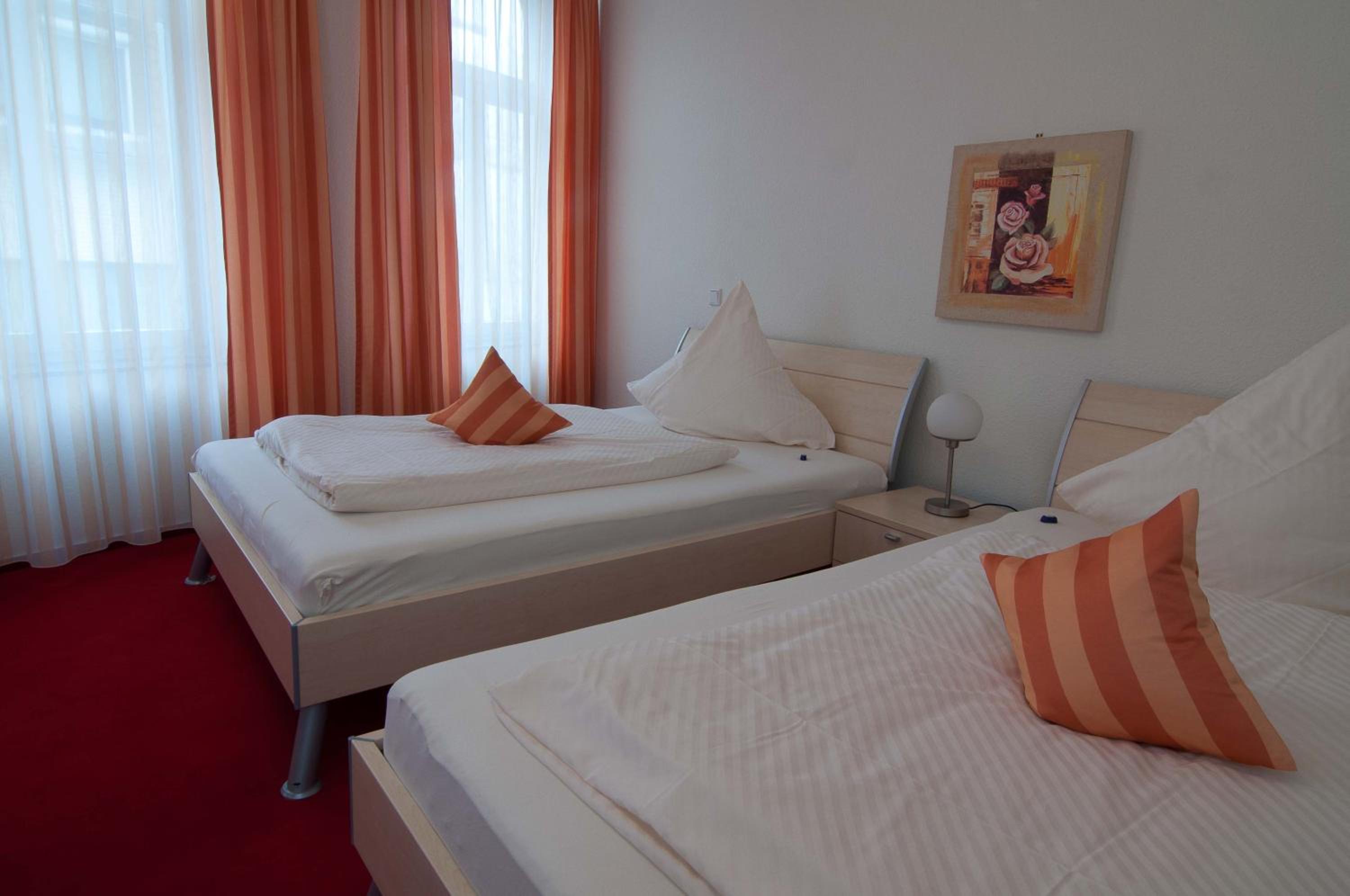 One-Bedroom Apartment - Photo 17