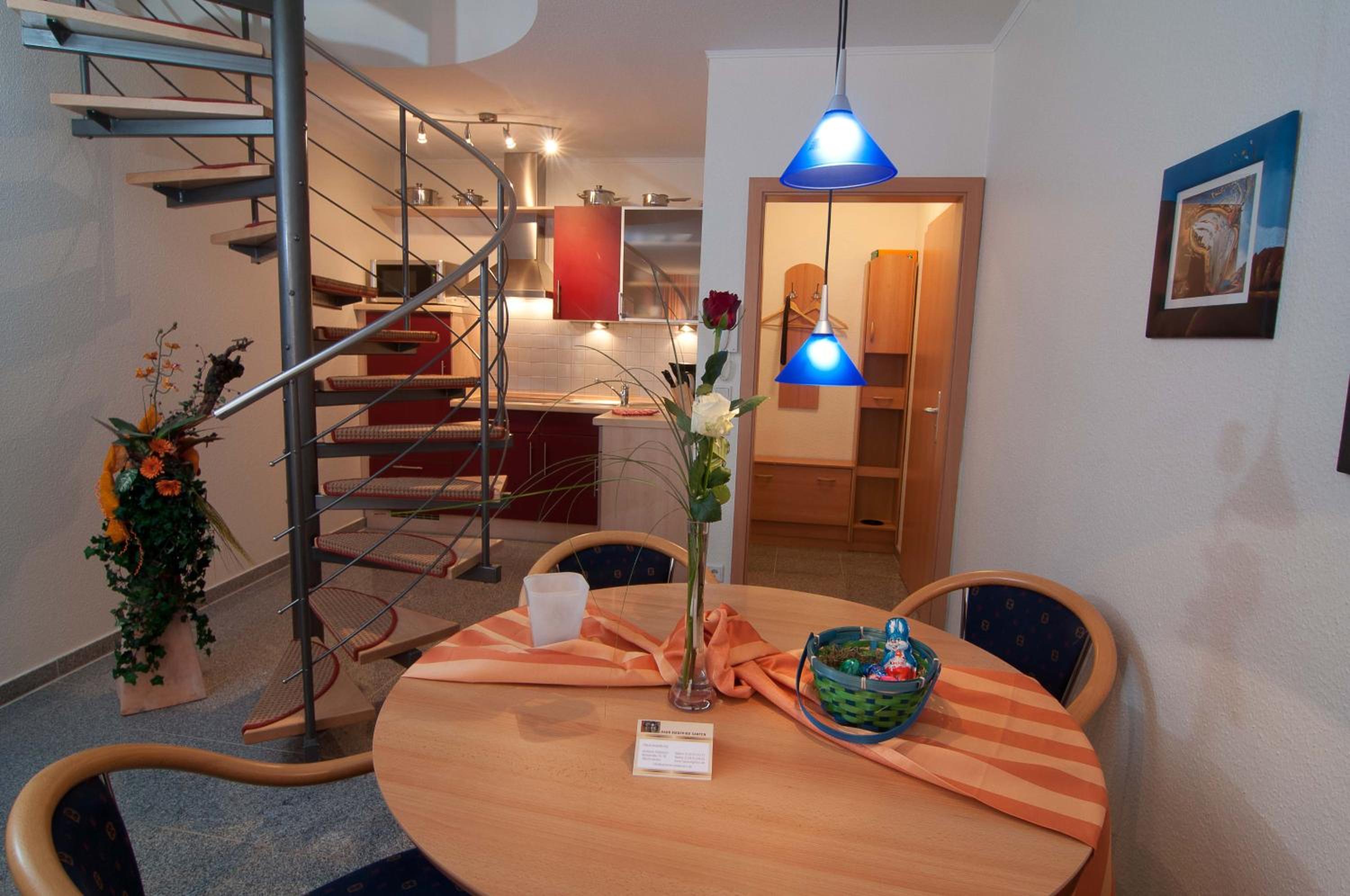 One-Bedroom Apartment - Photo 3