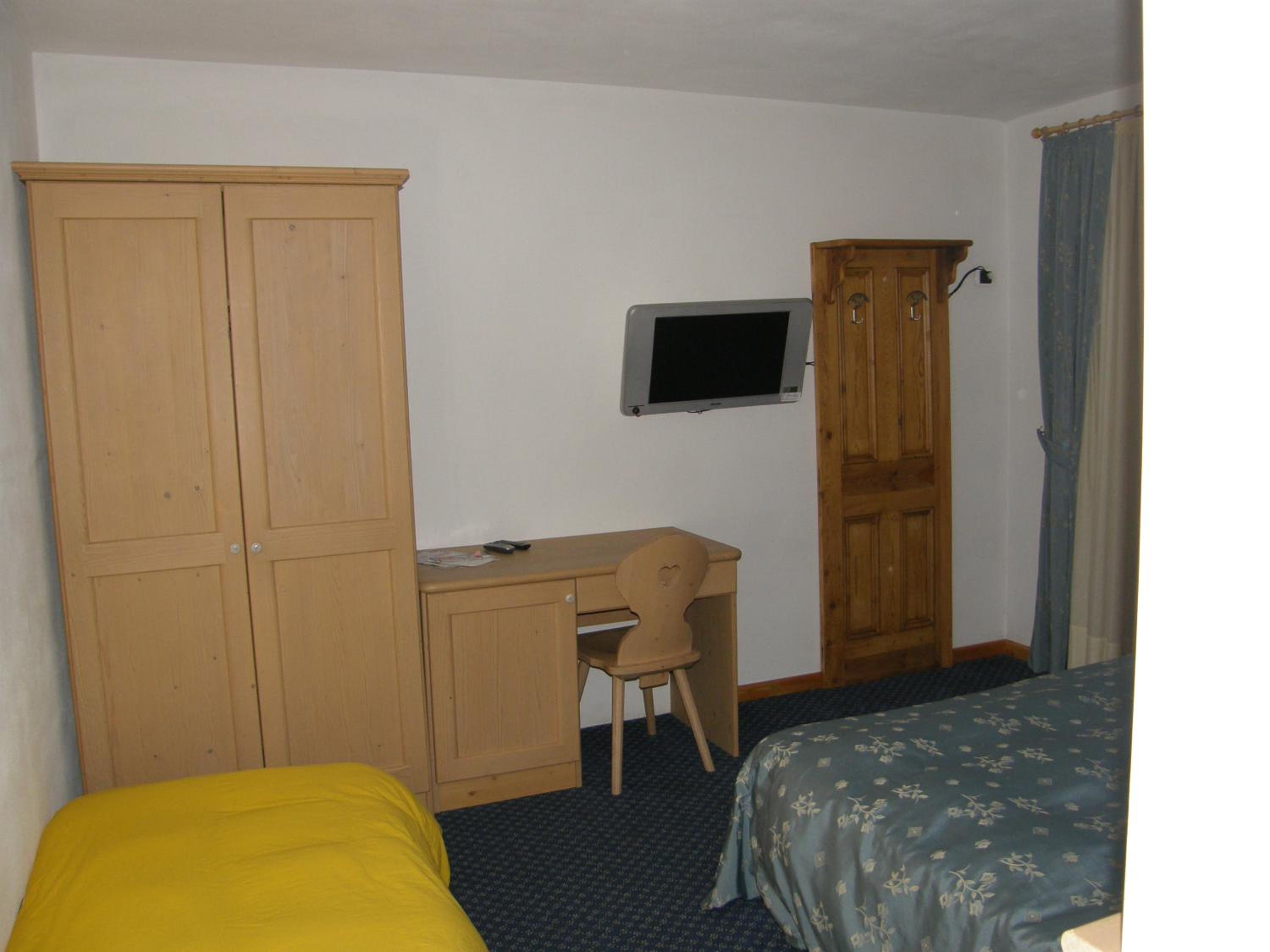 Comfort Triple Room with Shower photo 1