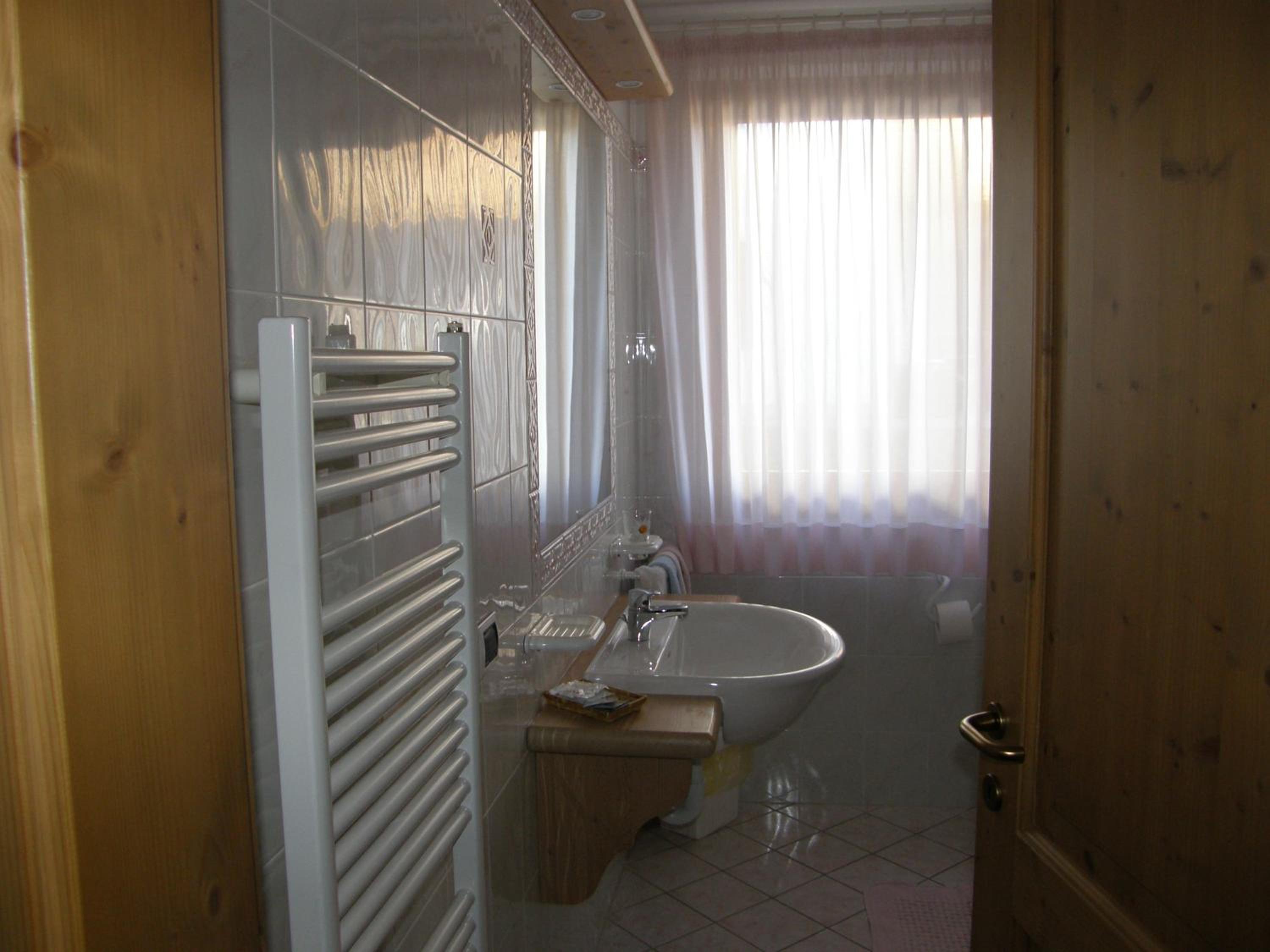 Comfort Triple Room with Shower photo 2