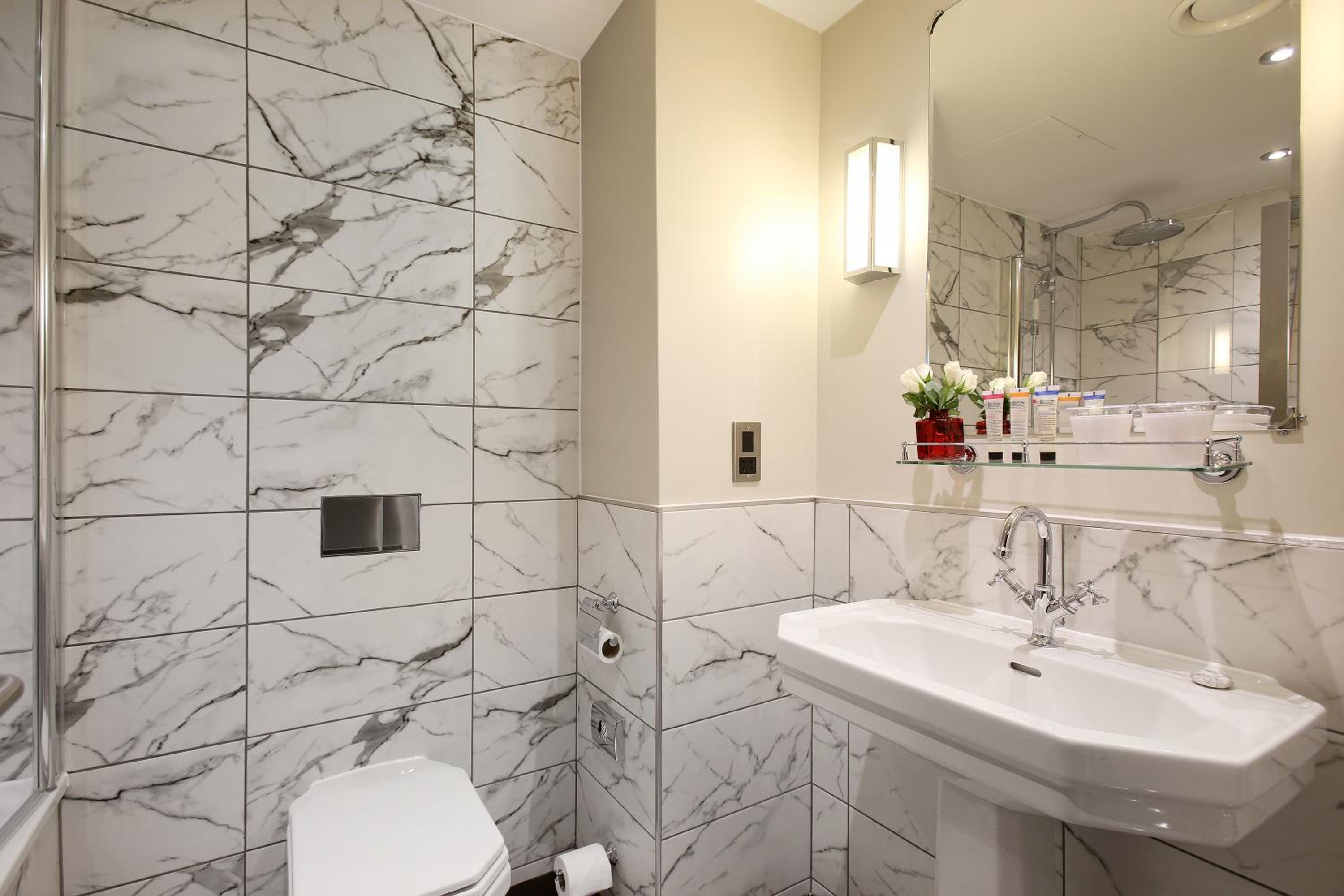 Classic Double Room - Photo 10