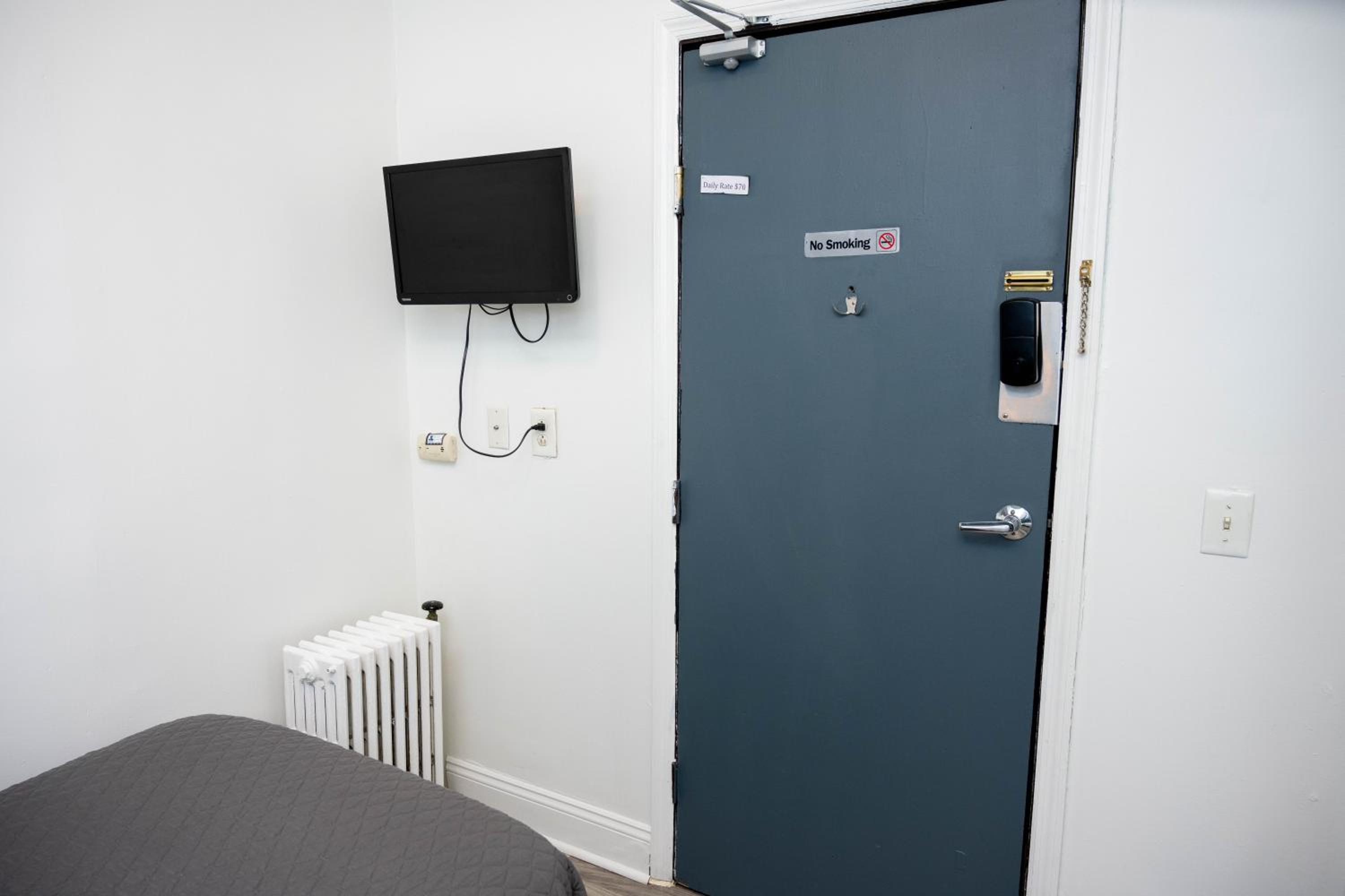 Budget Single Room photo 3