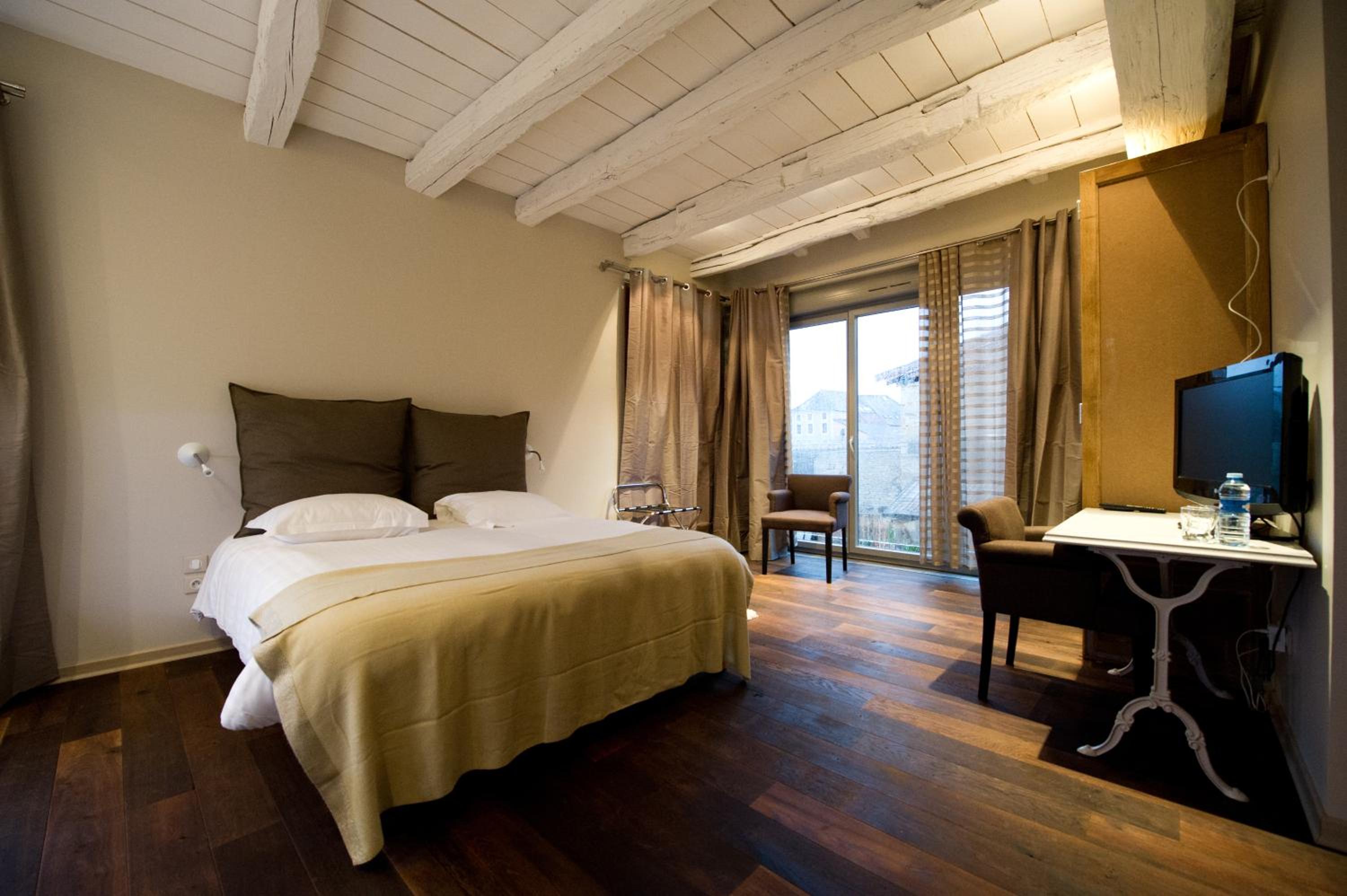 Superior Double Room with Bath - Not Accessible by Elevator