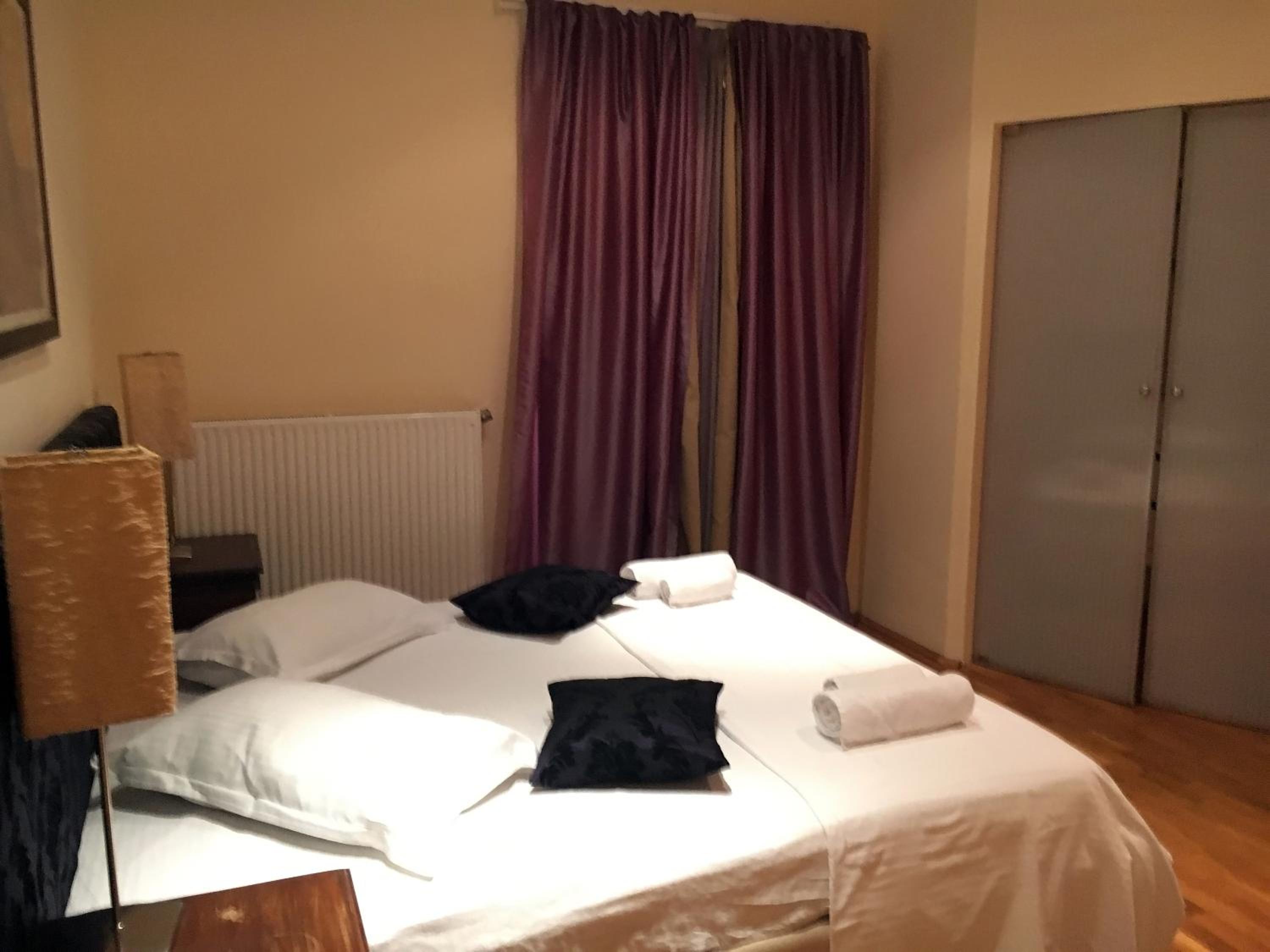Standard One-Bedroom Apartment - Photo 5