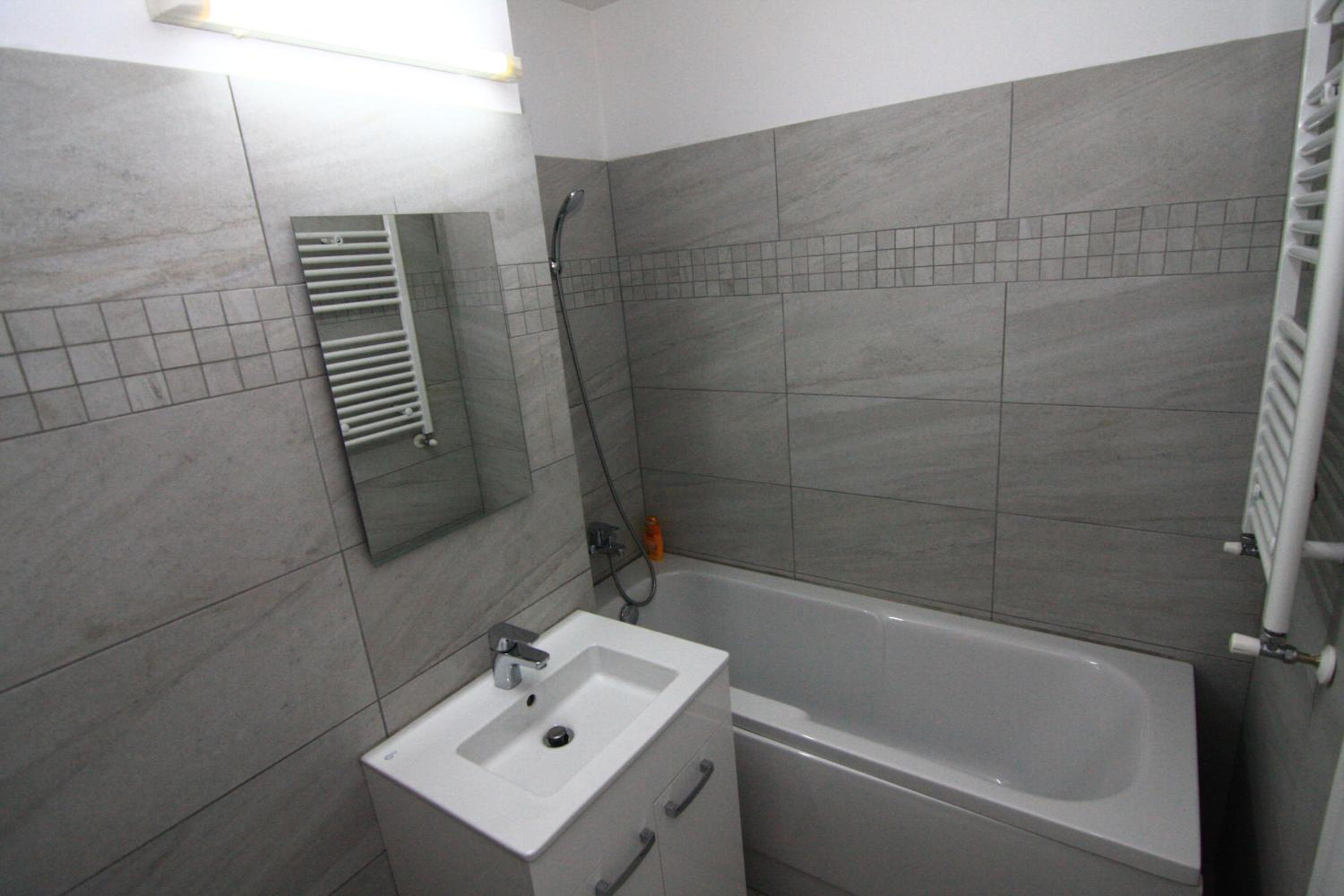 Standard One-Bedroom Apartment - Photo 6