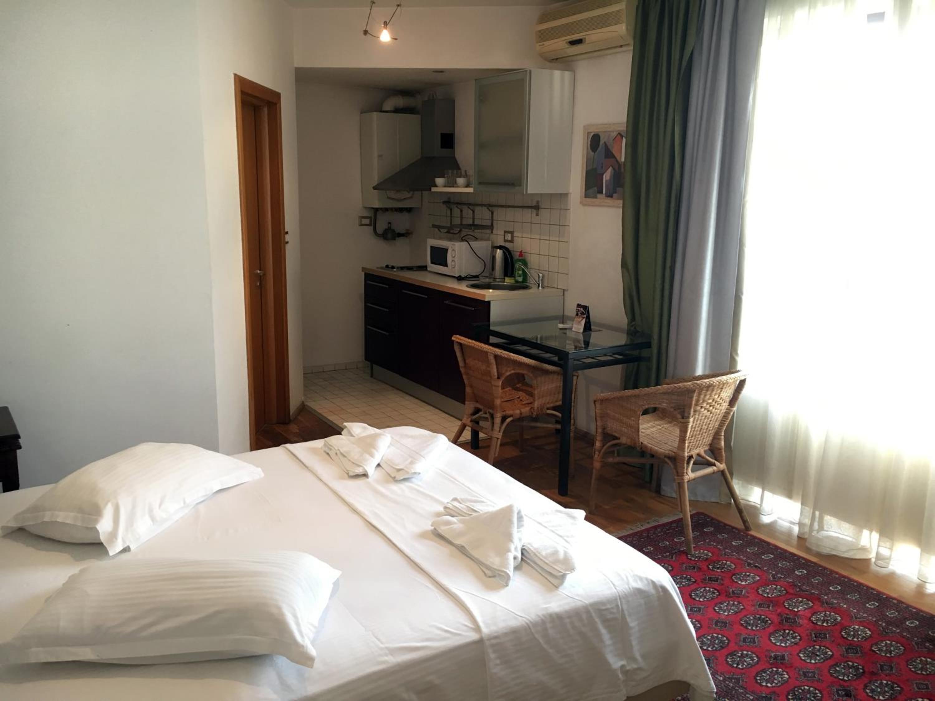 Standard One-Bedroom Apartment - Photo 31