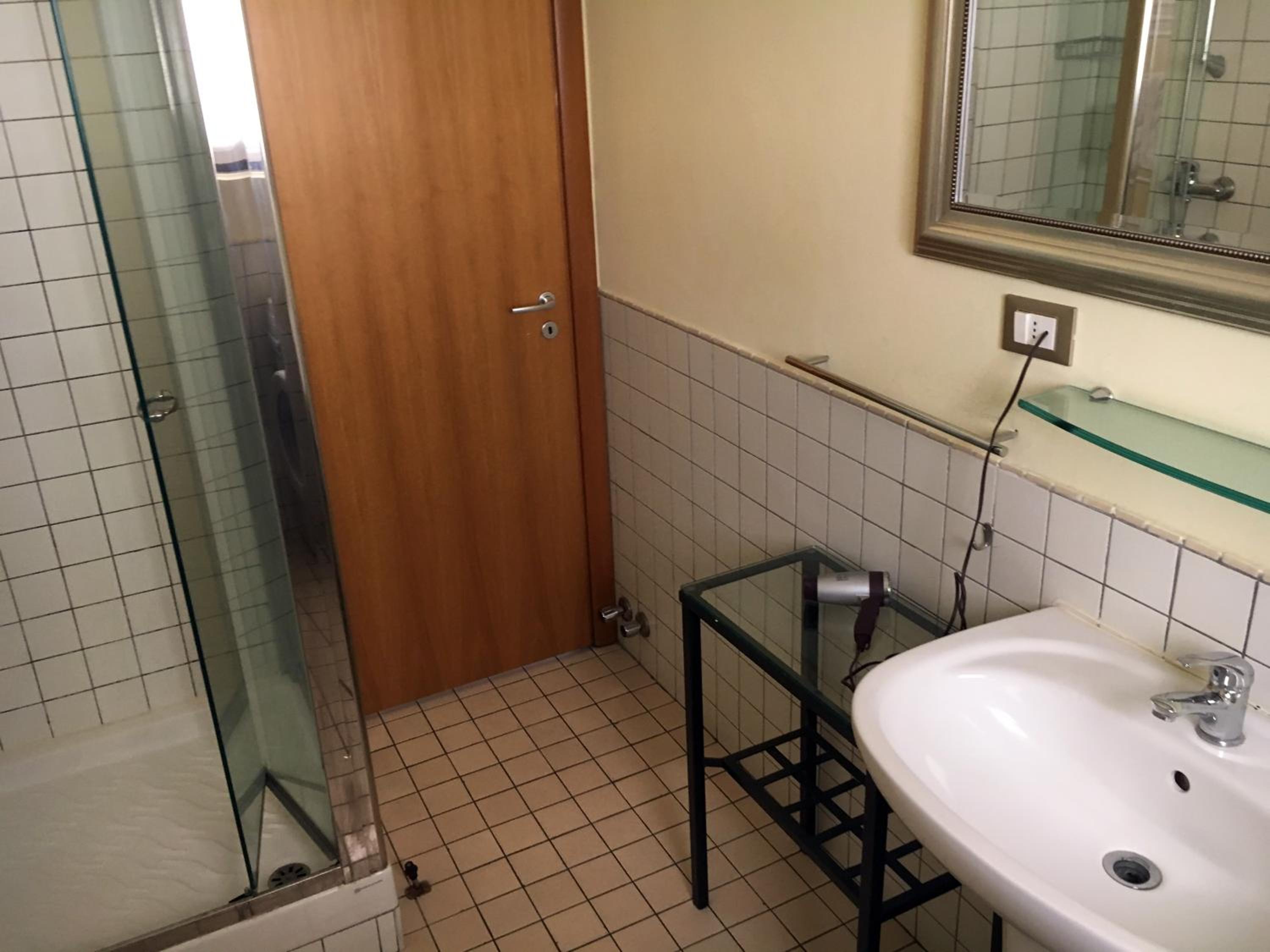 Standard One-Bedroom Apartment - Photo 14