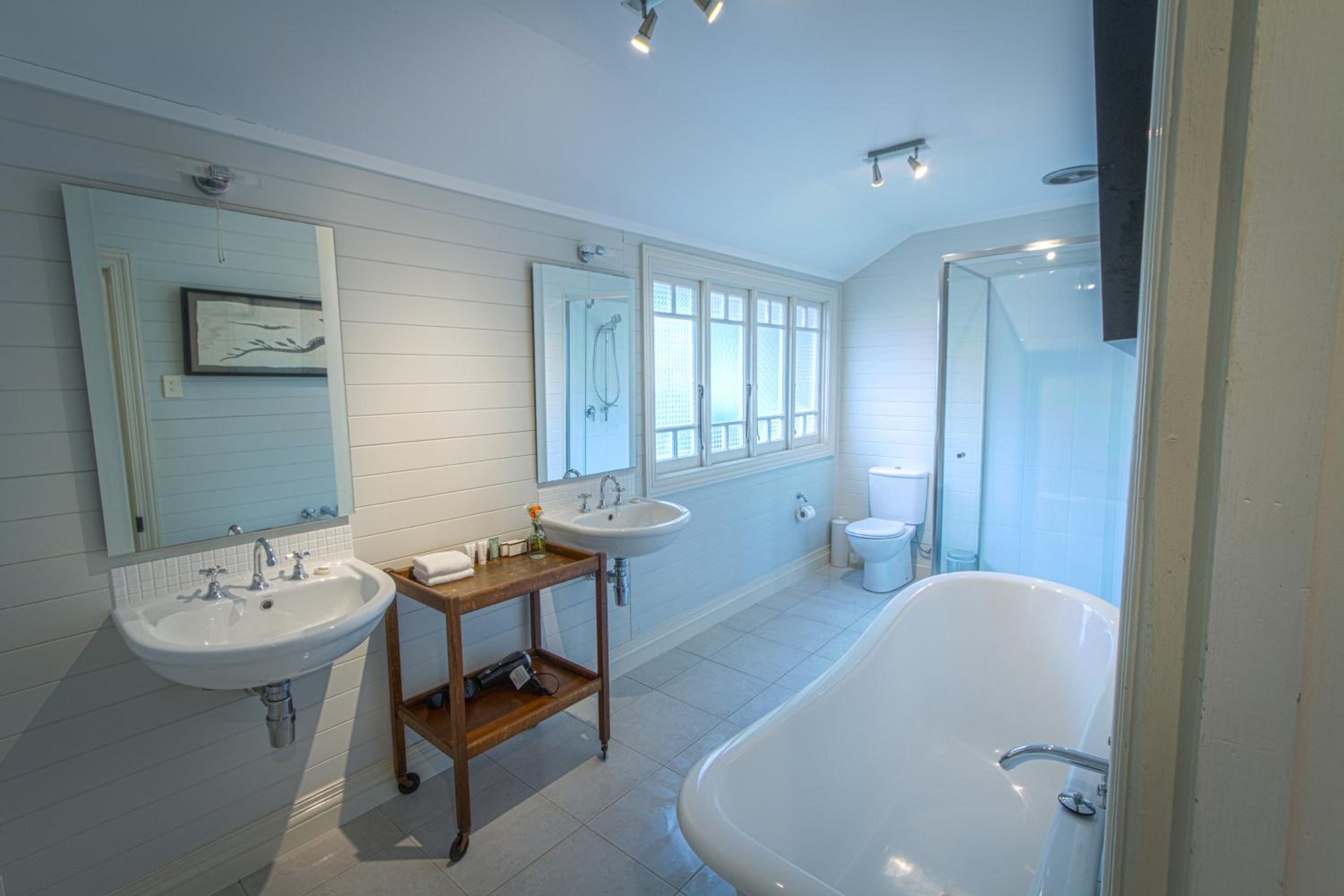 Suite 5 - Dr Stewart photo 2