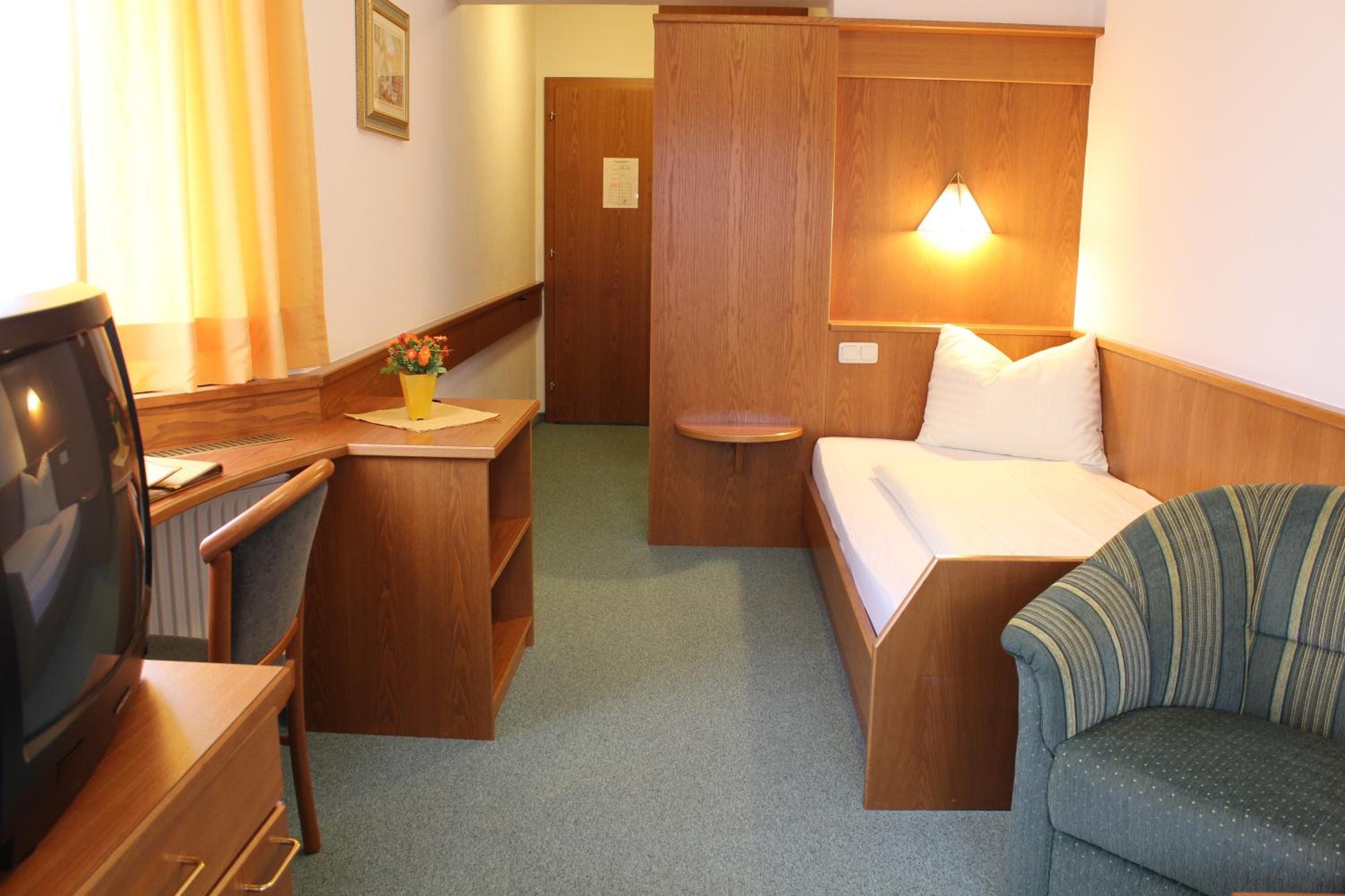 Single Room photo 3