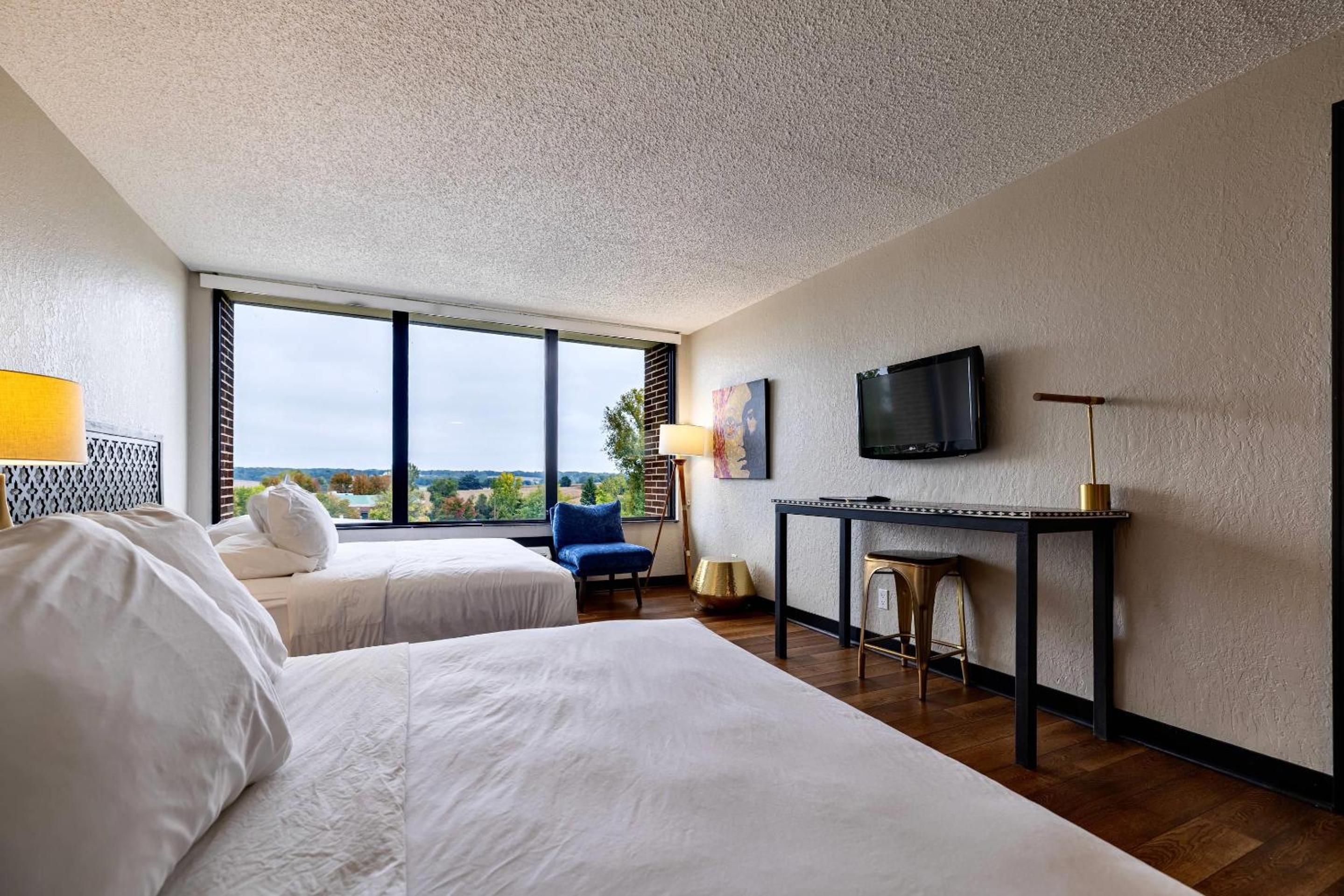 Accessible Two Queen Beds Nonsmoking photo 3