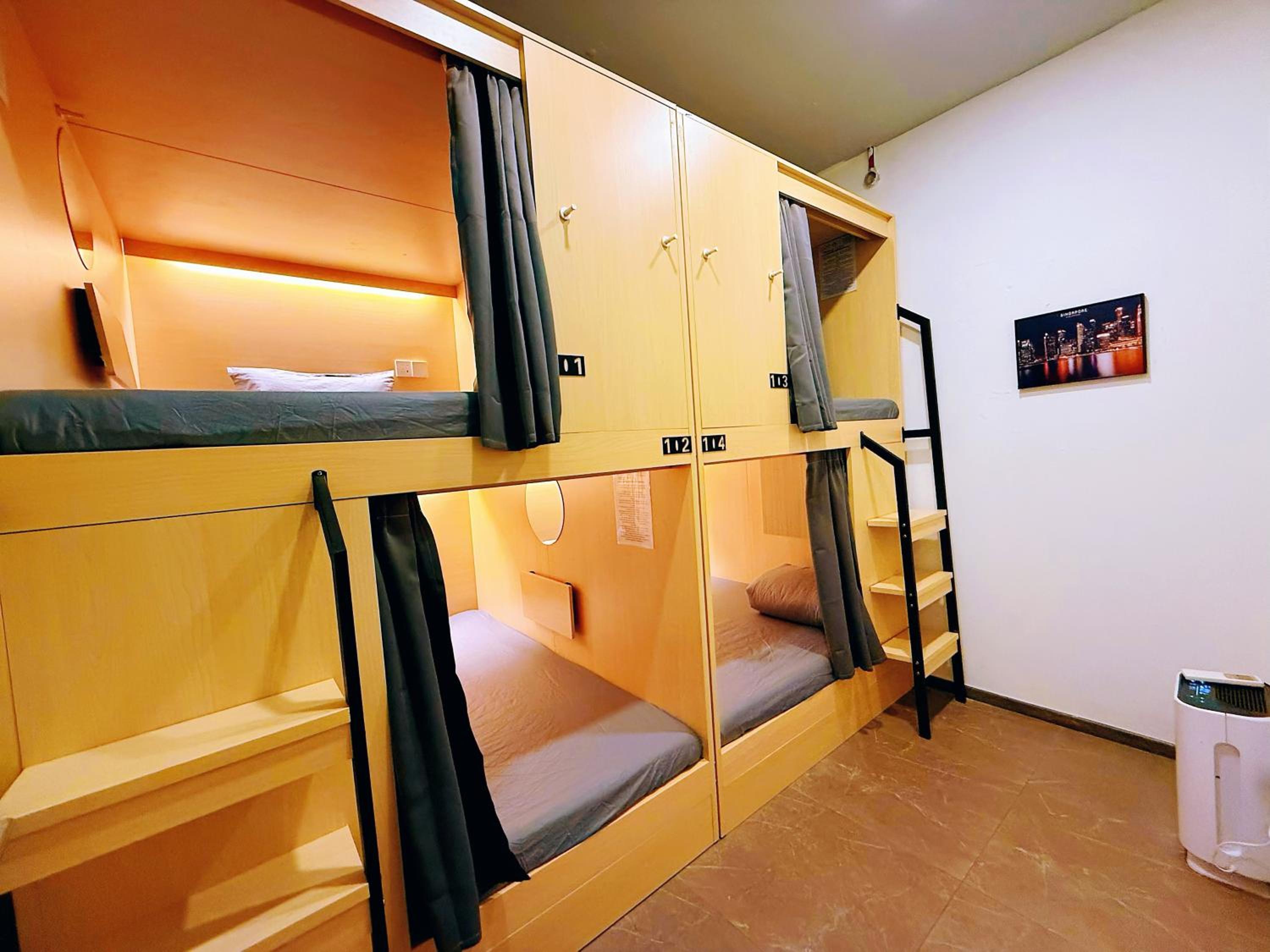 Bed in 4-Bed Mixed Dormitory Room photo 2