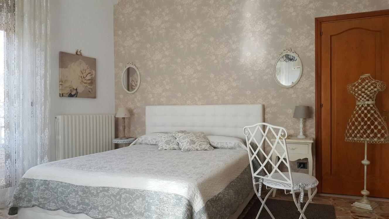 Triple Room with Private Bathroom - Photo 26