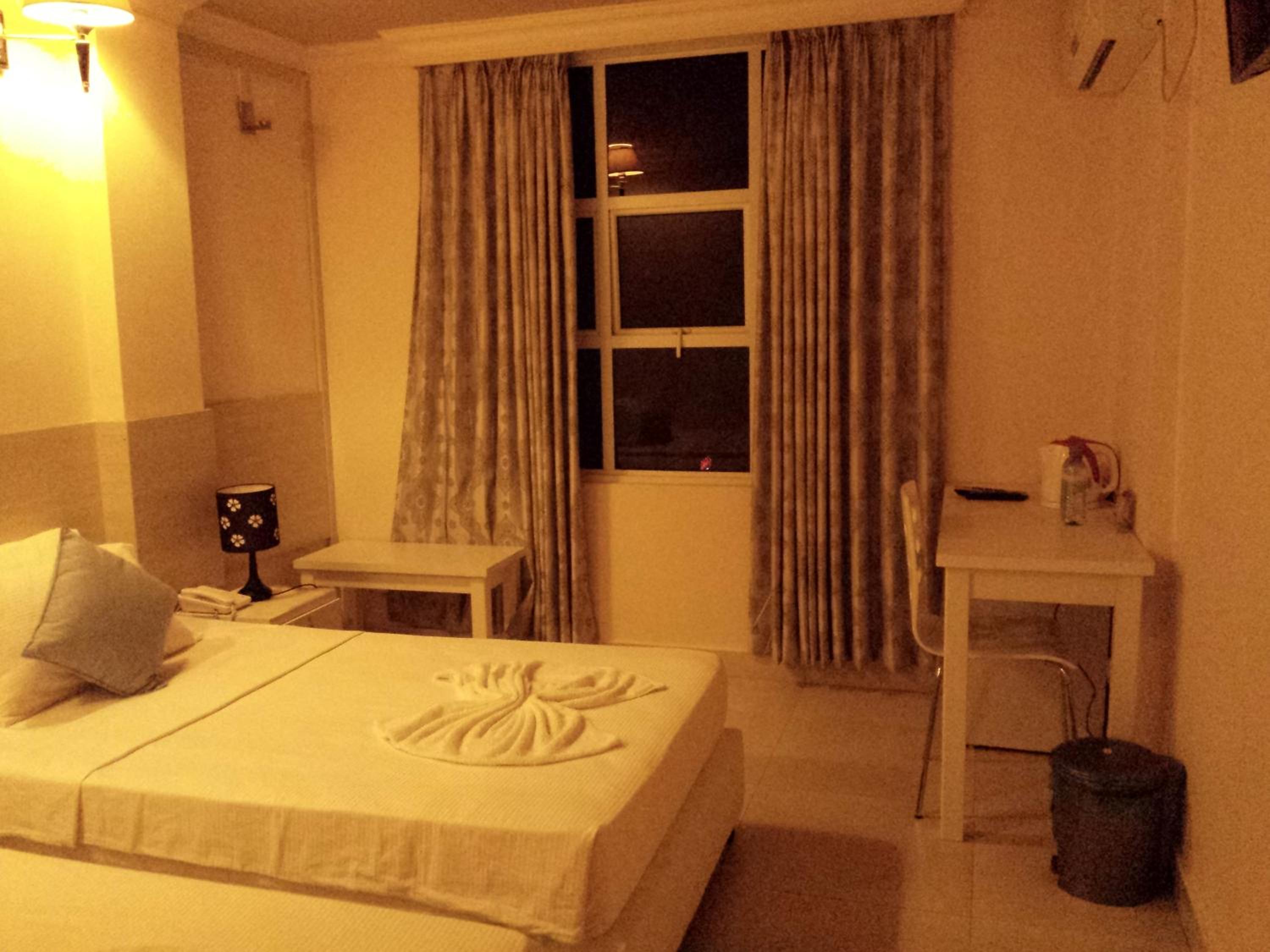 Deluxe Double or Twin Room - Photo 5
