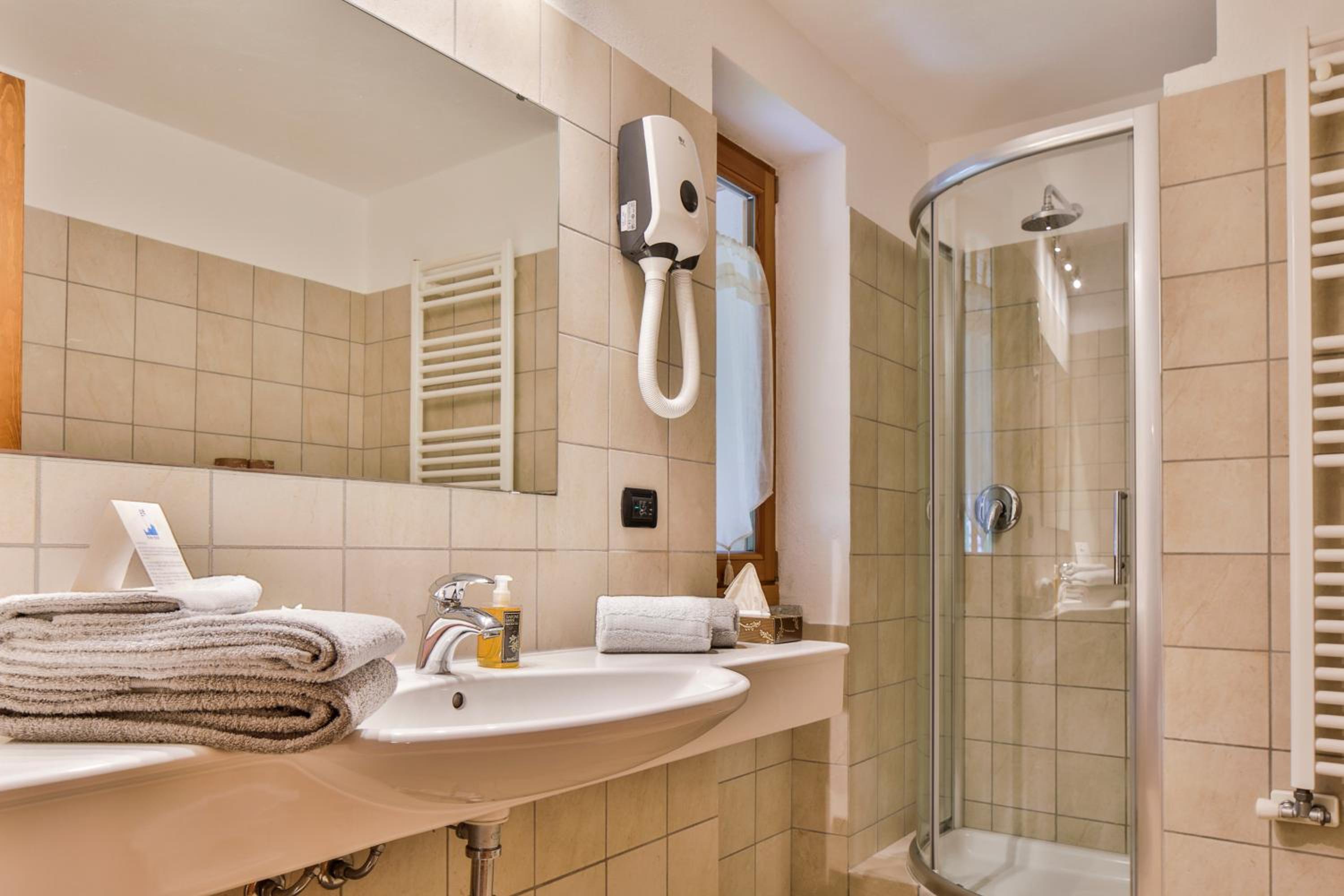 Economy Double or Twin Room photo 3