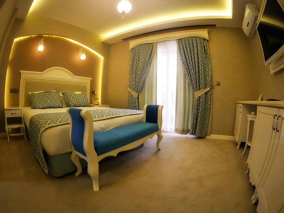 Double Room with Balcony (2 Adults + 1 Child)