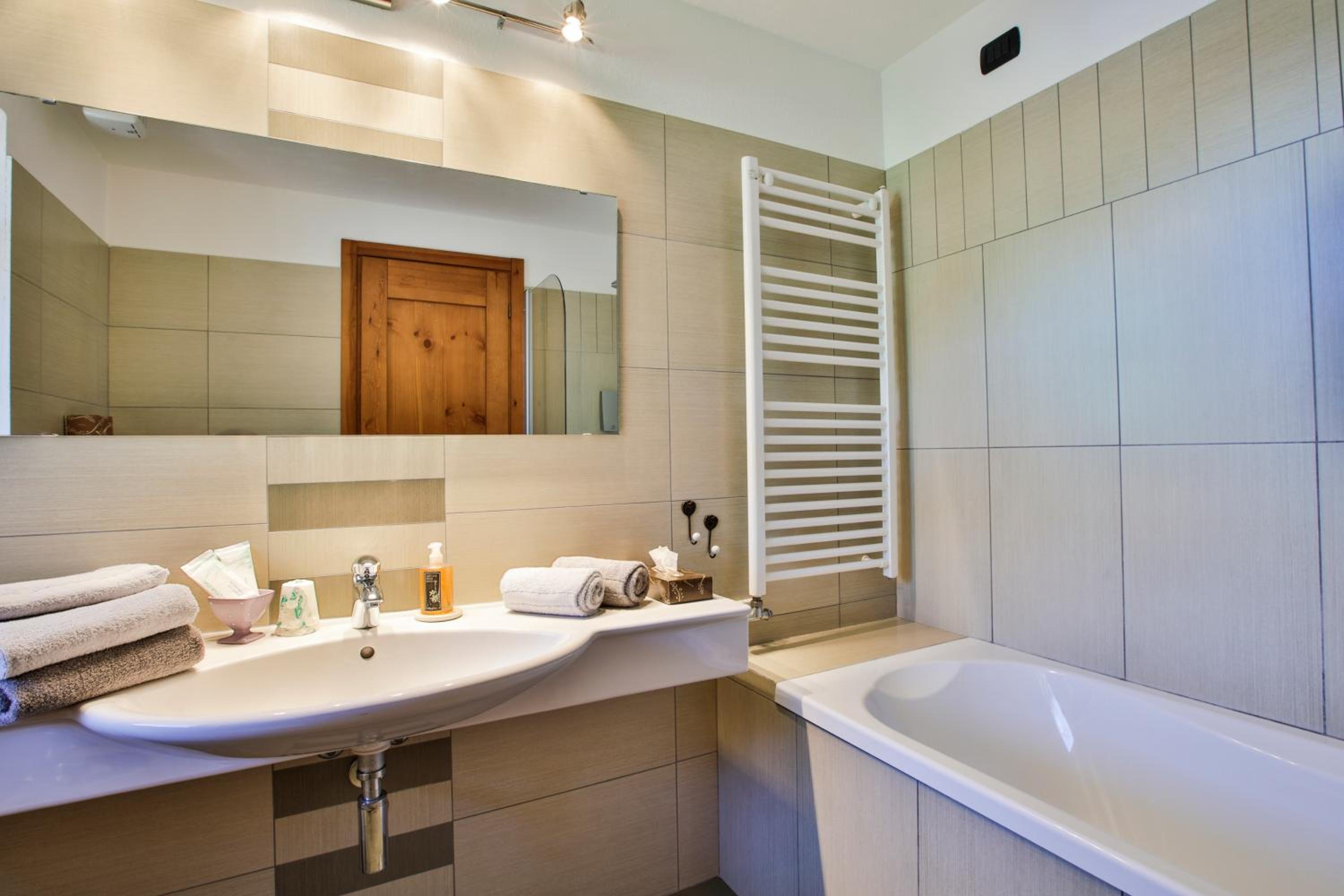 Superior Double or Twin Room photo 3