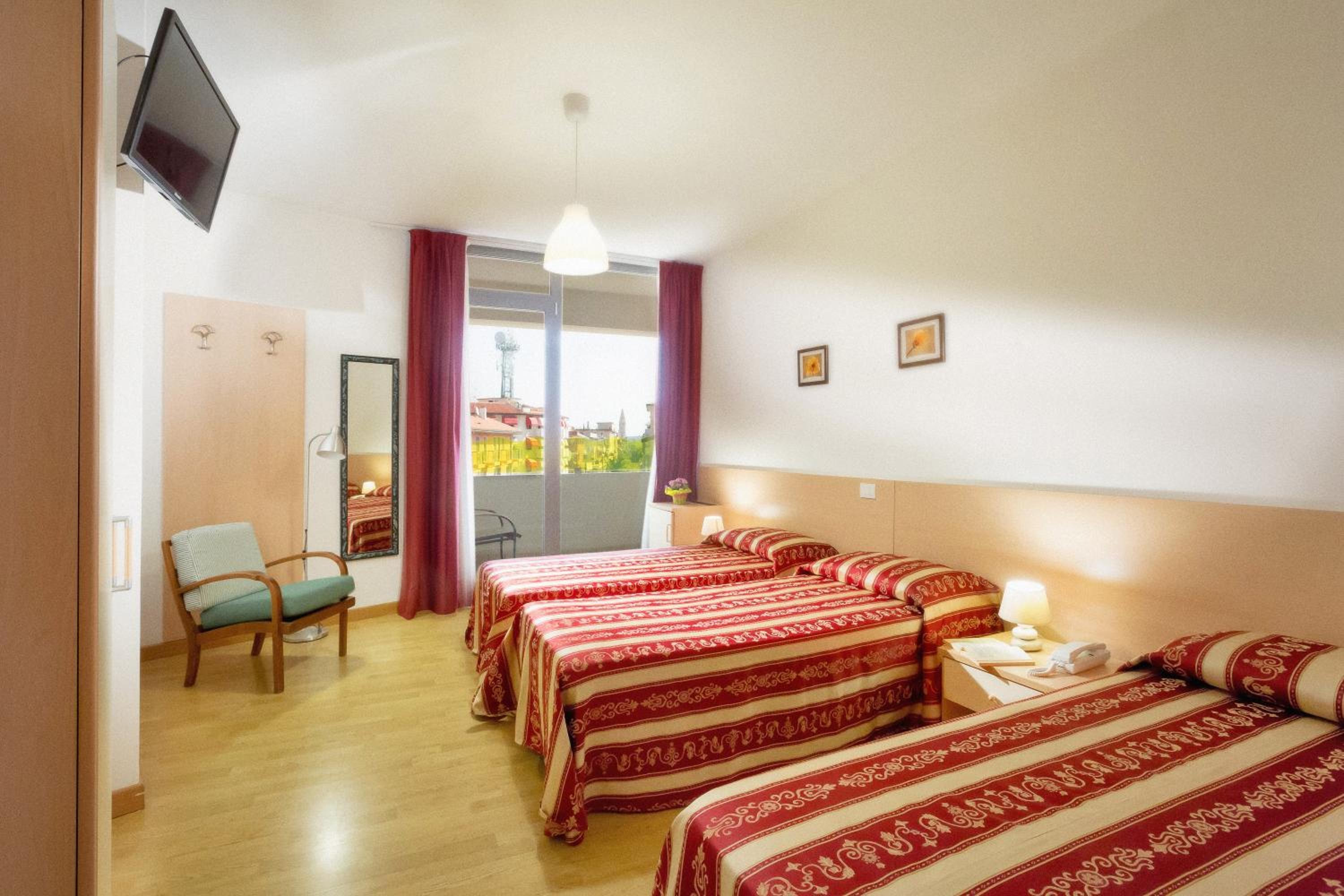 Comfort Triple Room photo 2