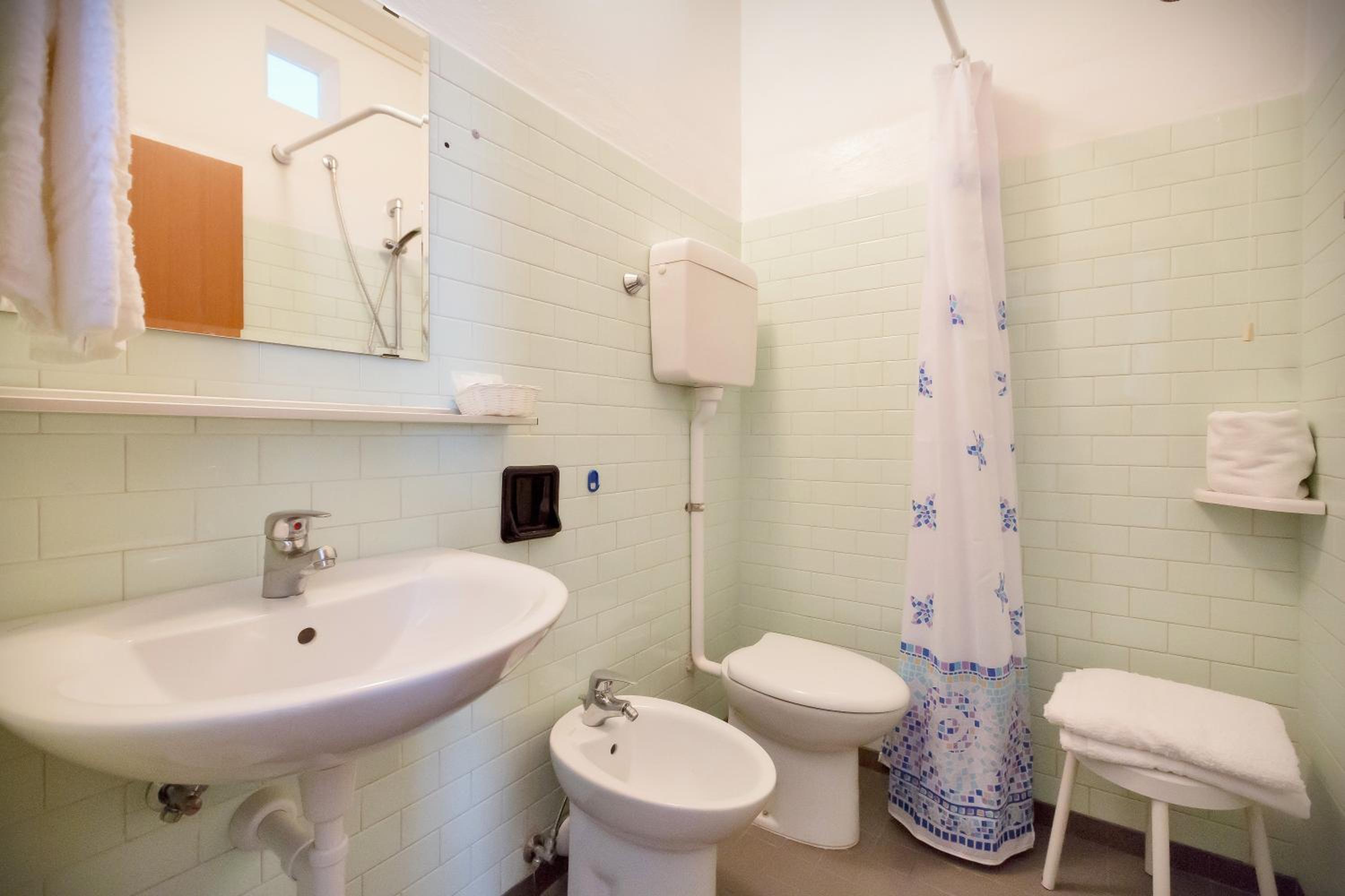 Standard Double or Twin Room photo 2