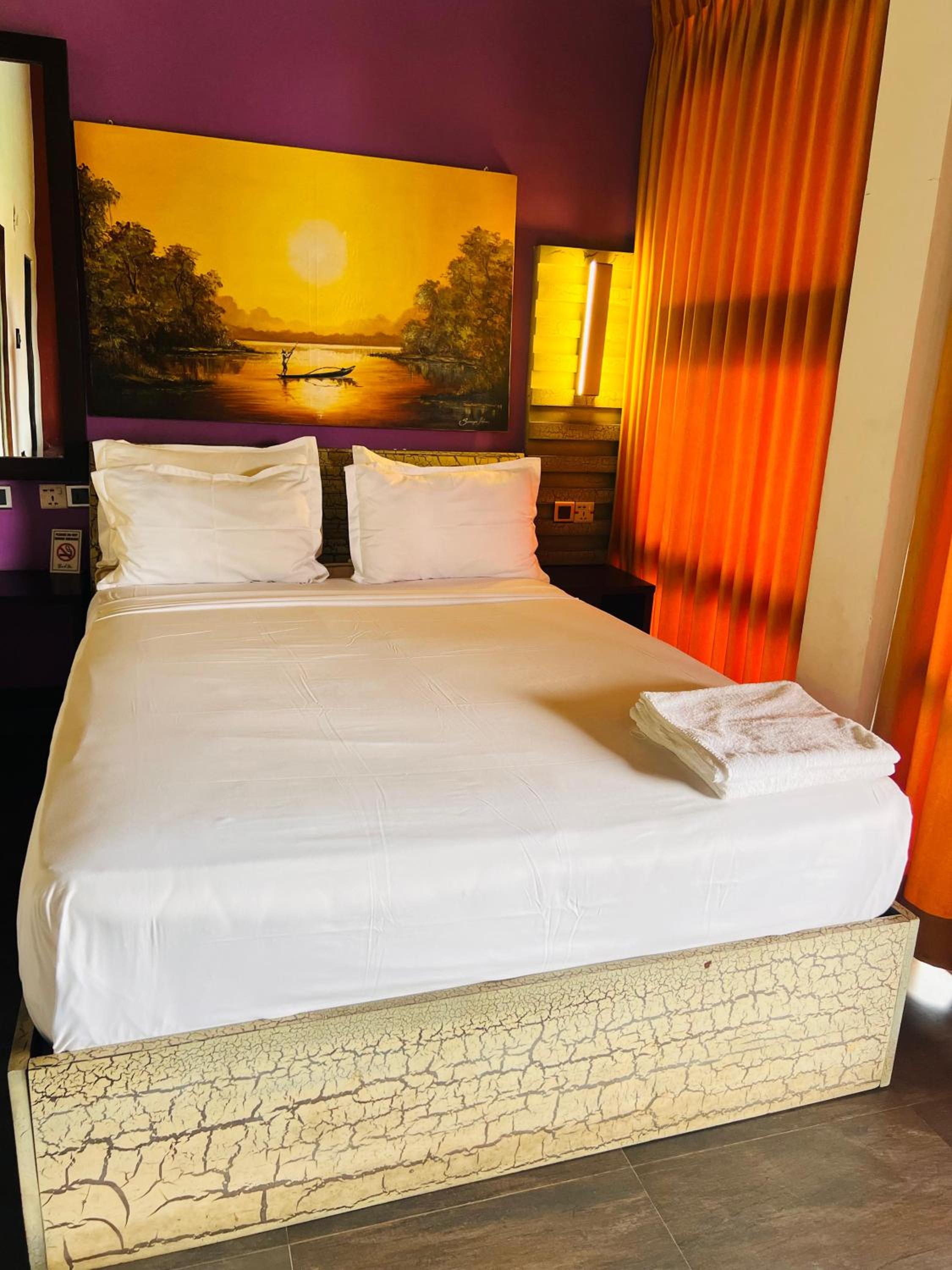Deluxe King Room photo 3