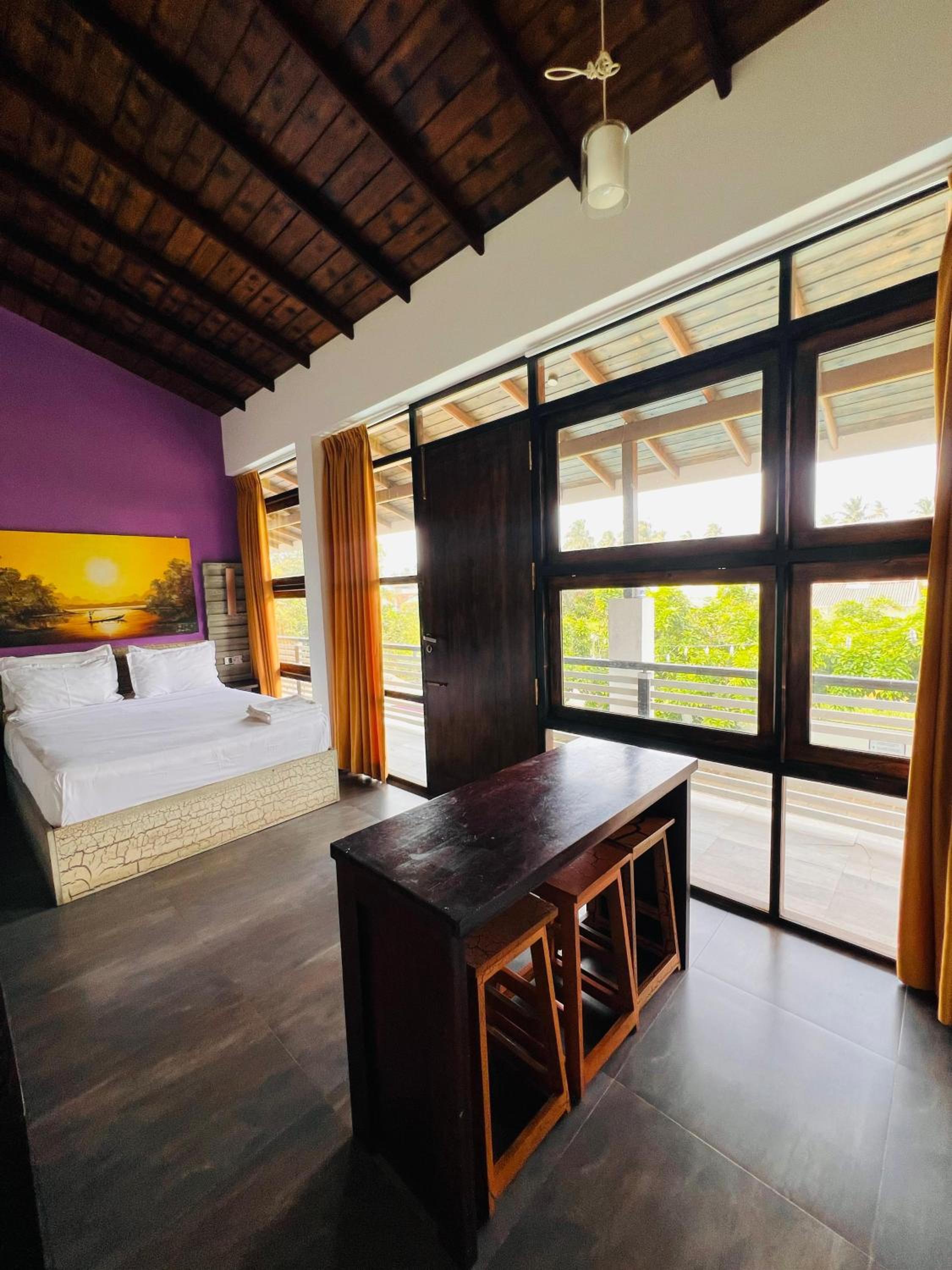 Deluxe King Room photo 1