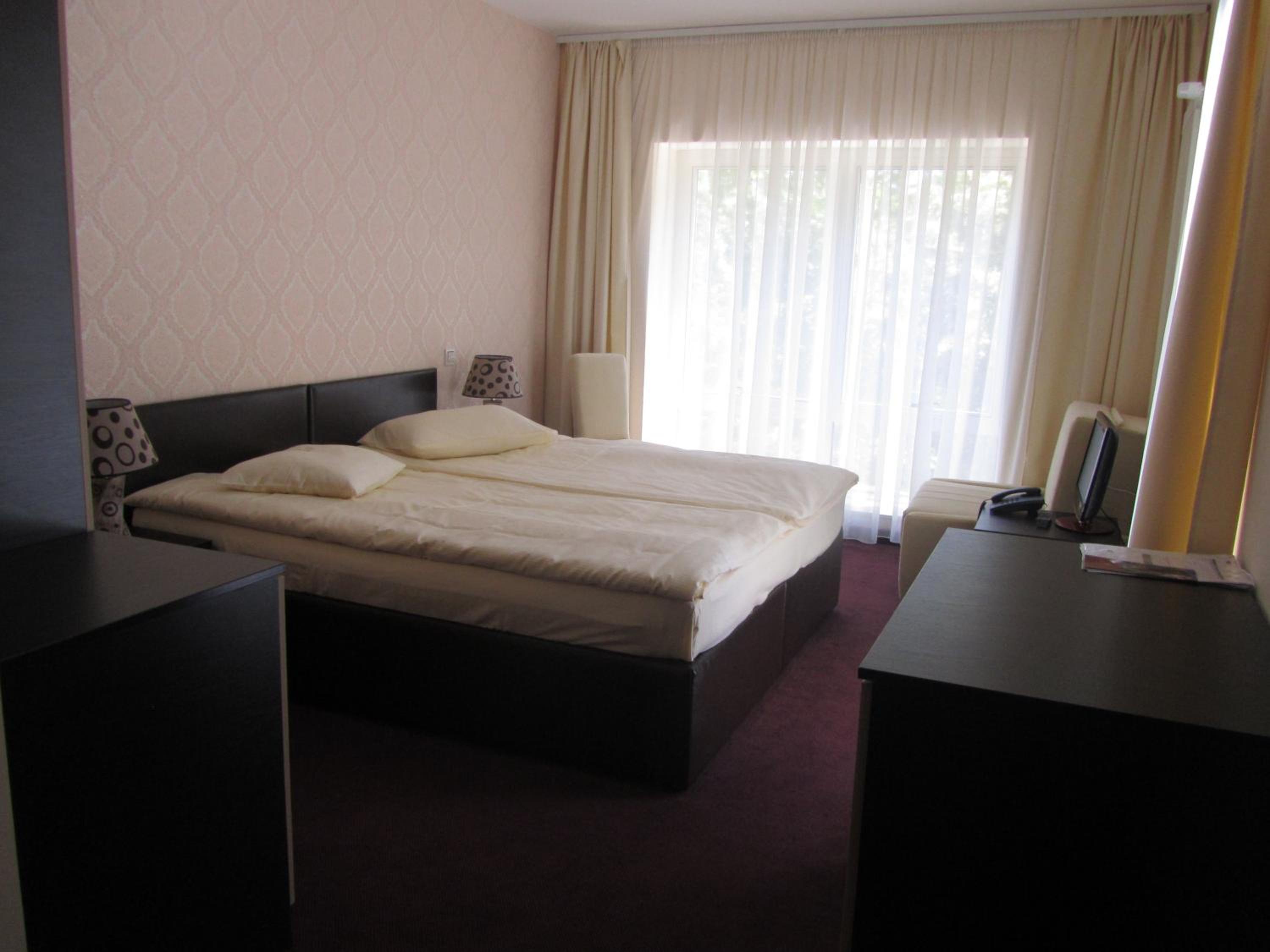 Special Offer - Double or Twin Room with New Year's Package  photo 2