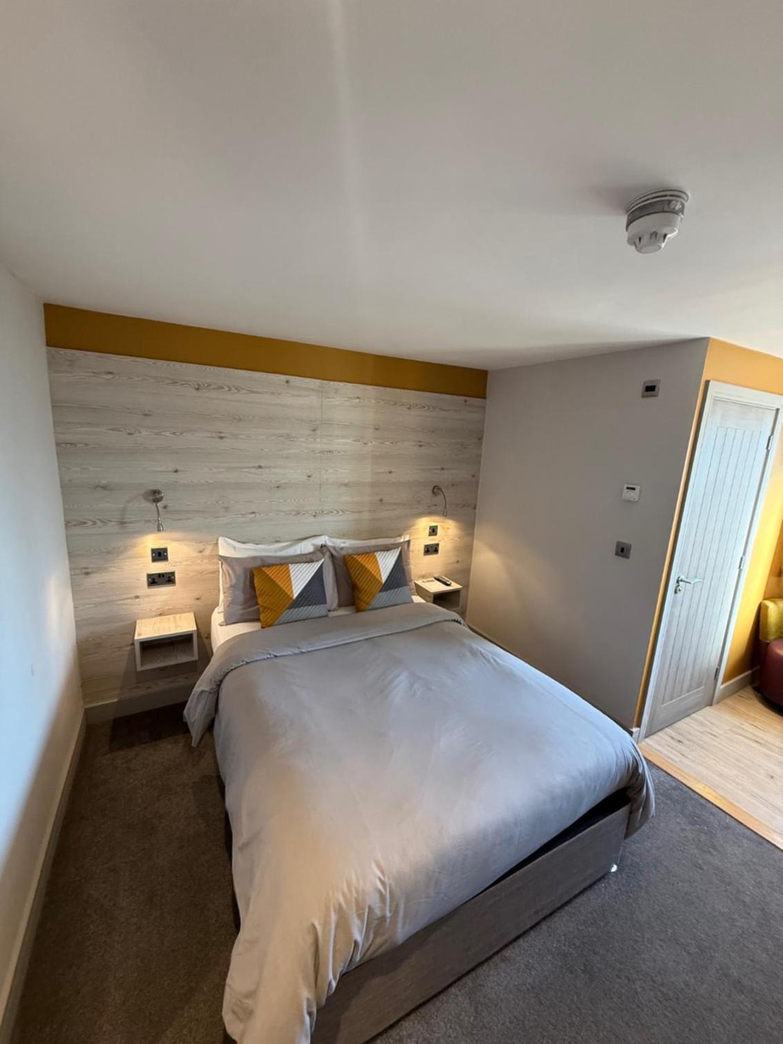 Standard Double Room photo 3