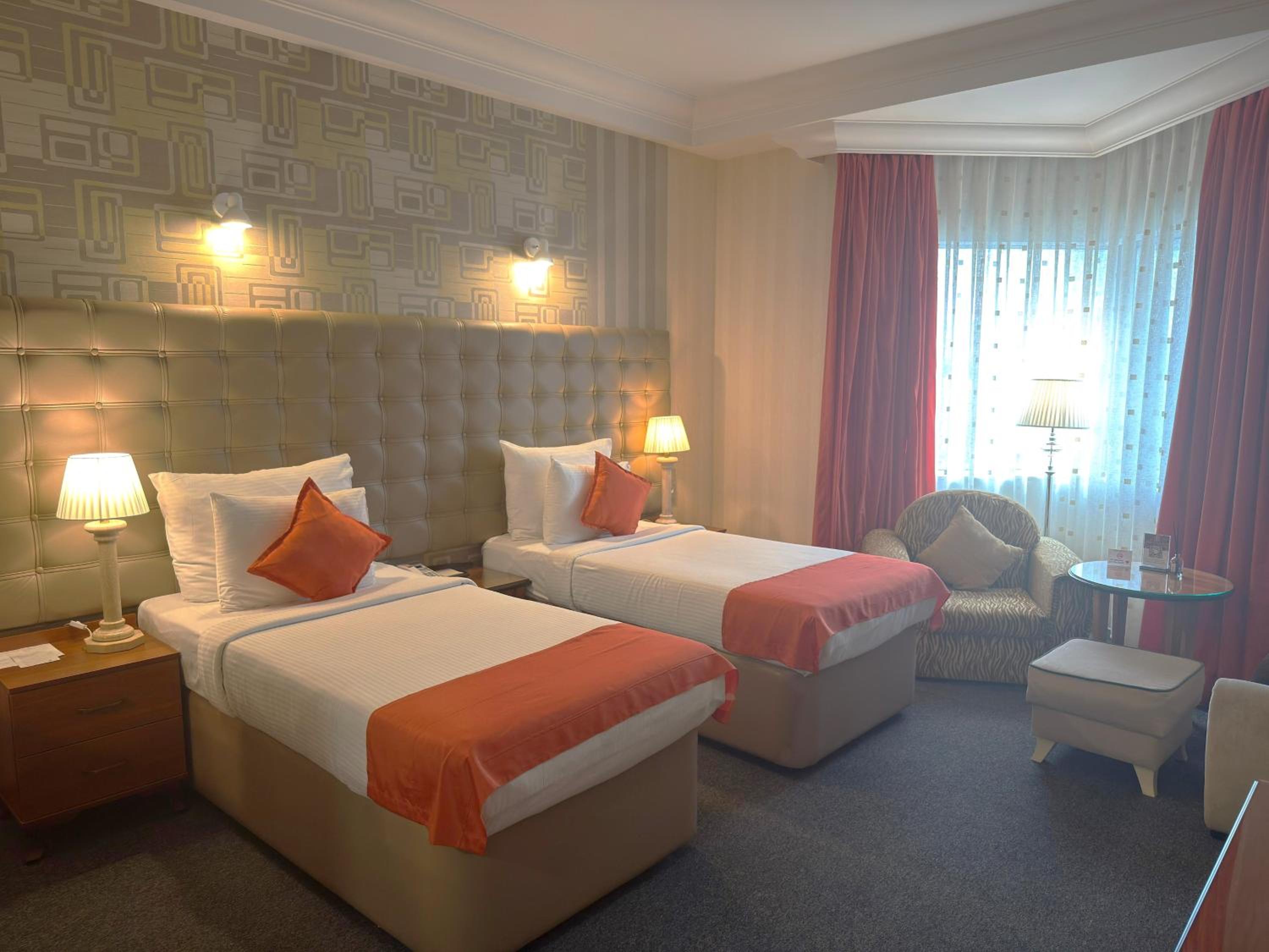 Twin Room - Photo 1
