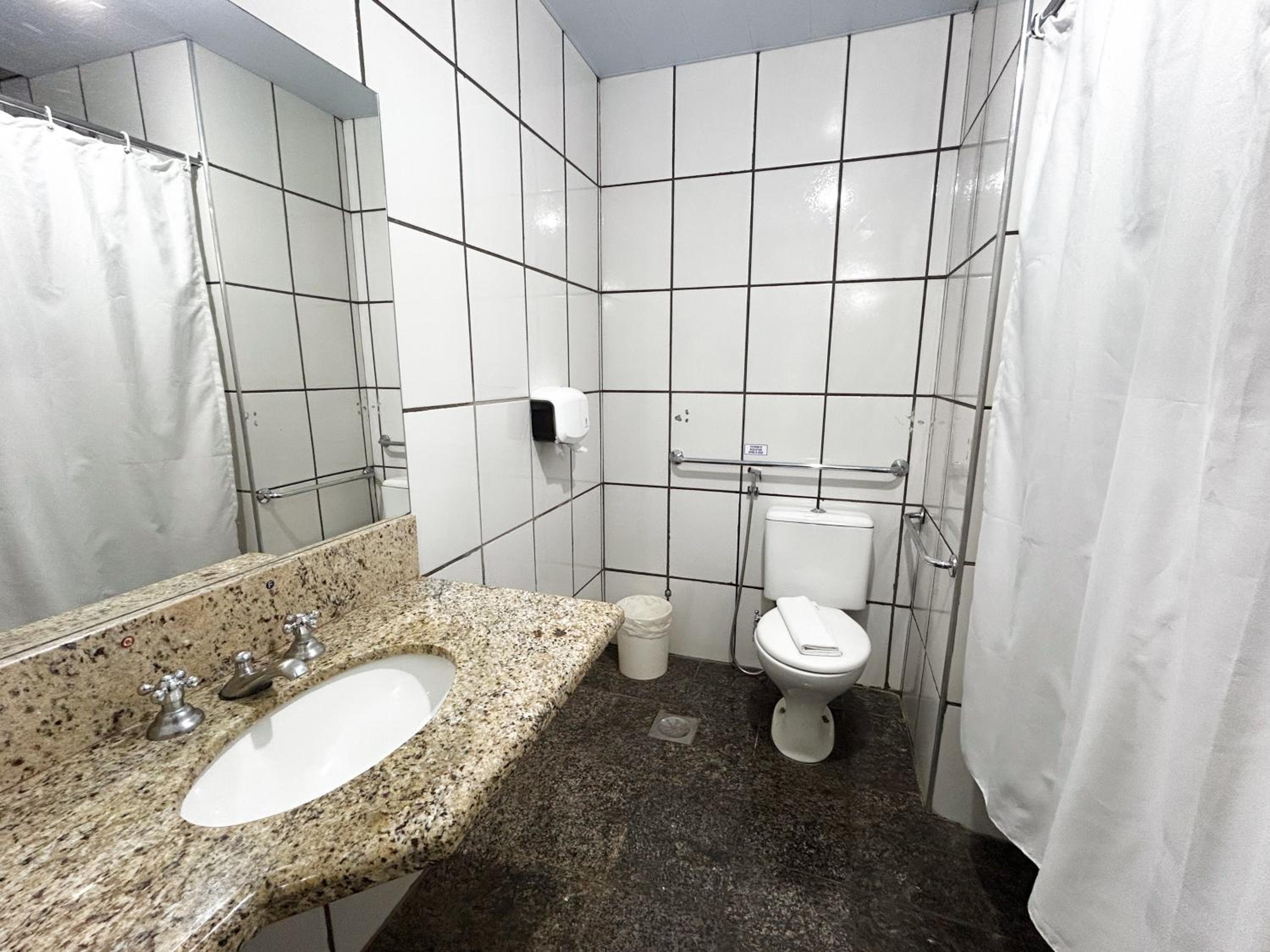 Double Room - Disability Access photo 3