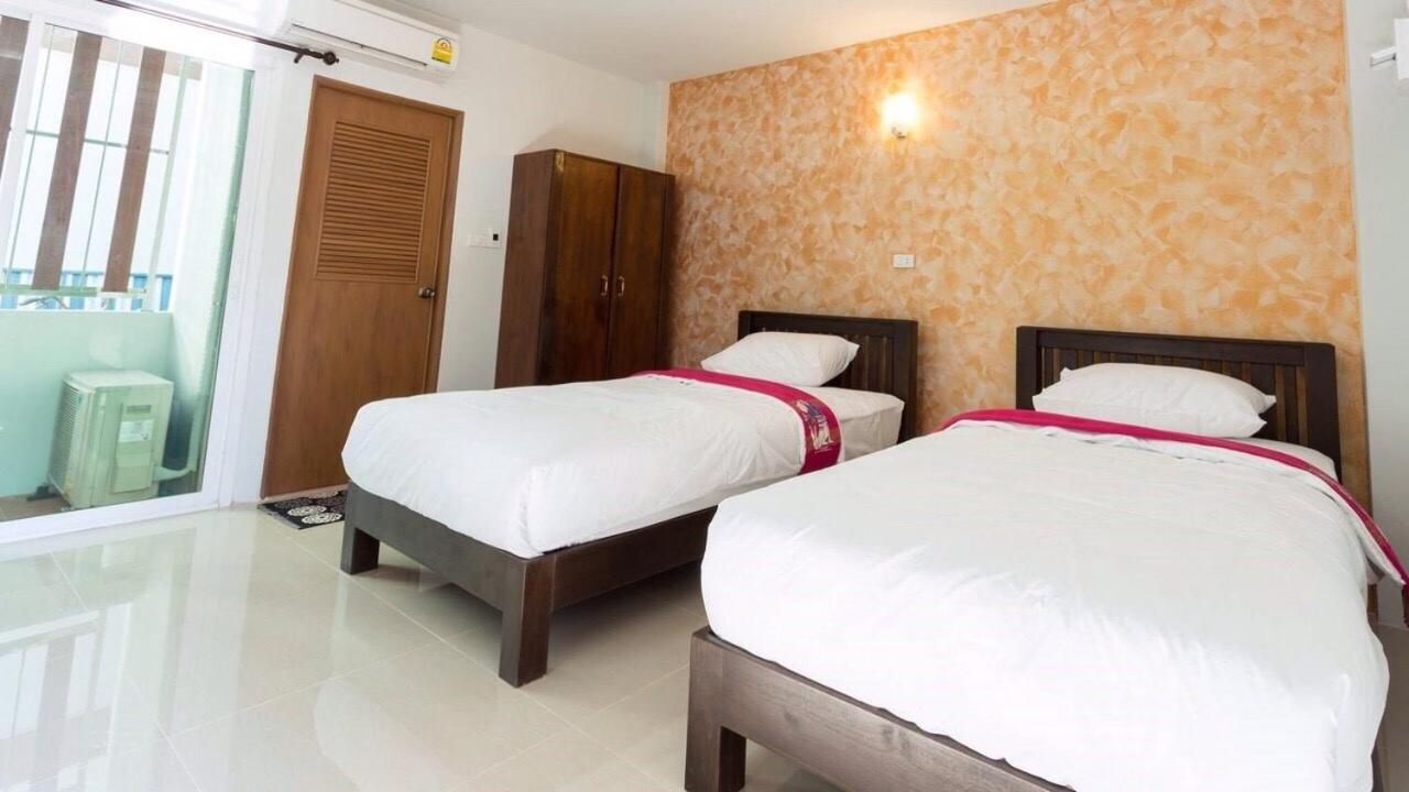 Standard Twin Room - Photo 6