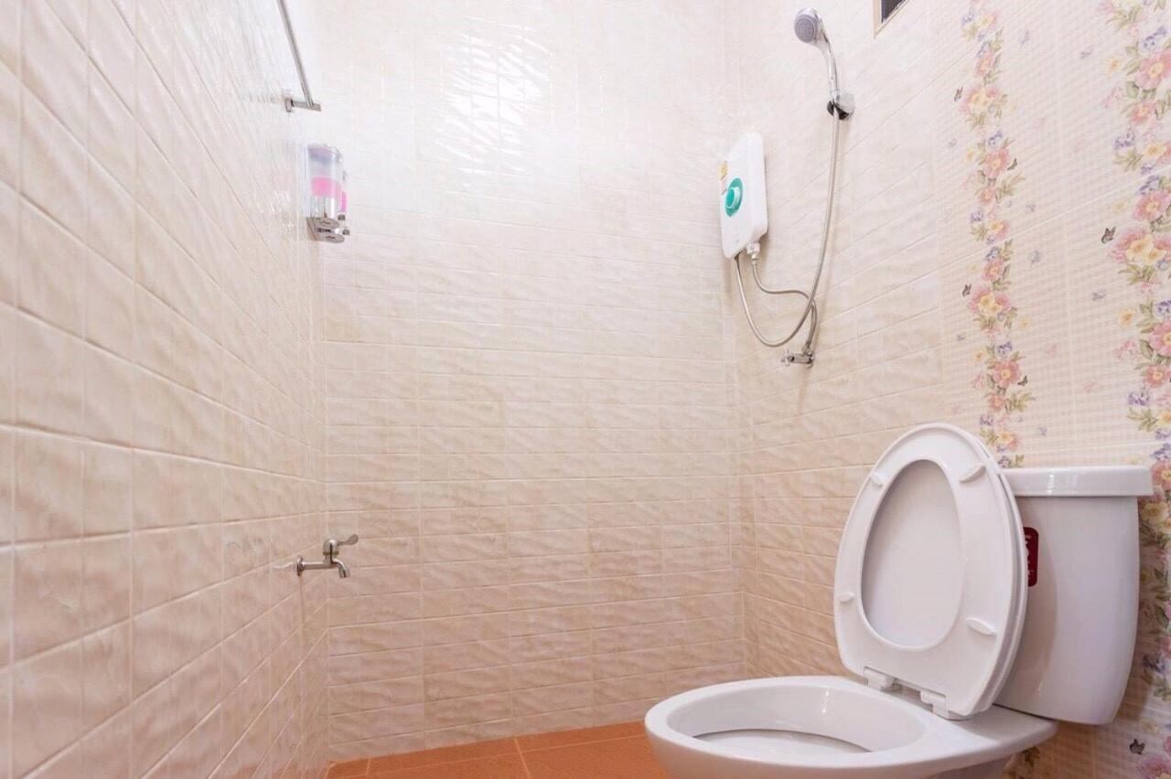 Standard Double Room - Photo 8