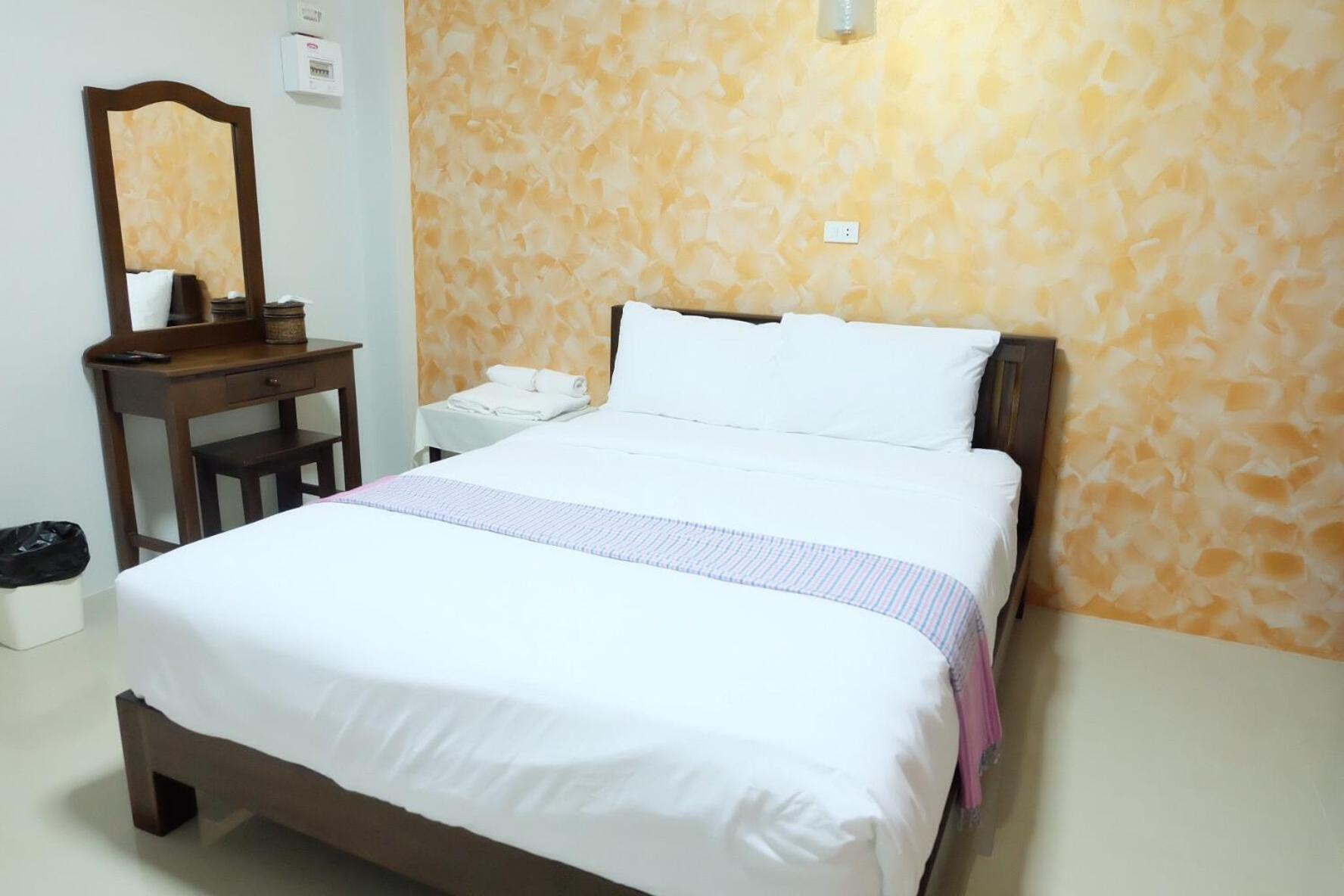 Standard Double Room - Photo 6
