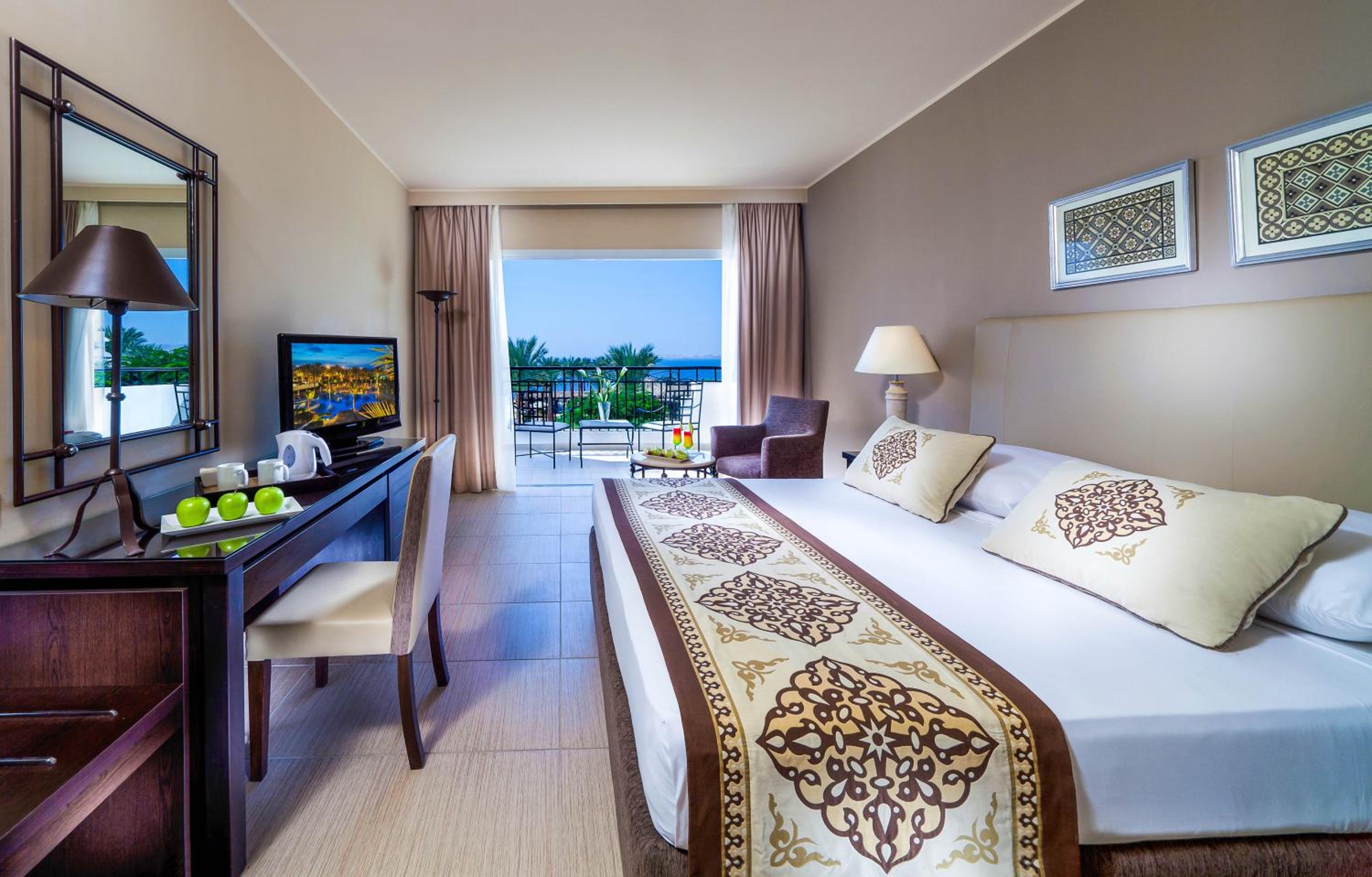 Superior Queen or Twin Bed Sea View