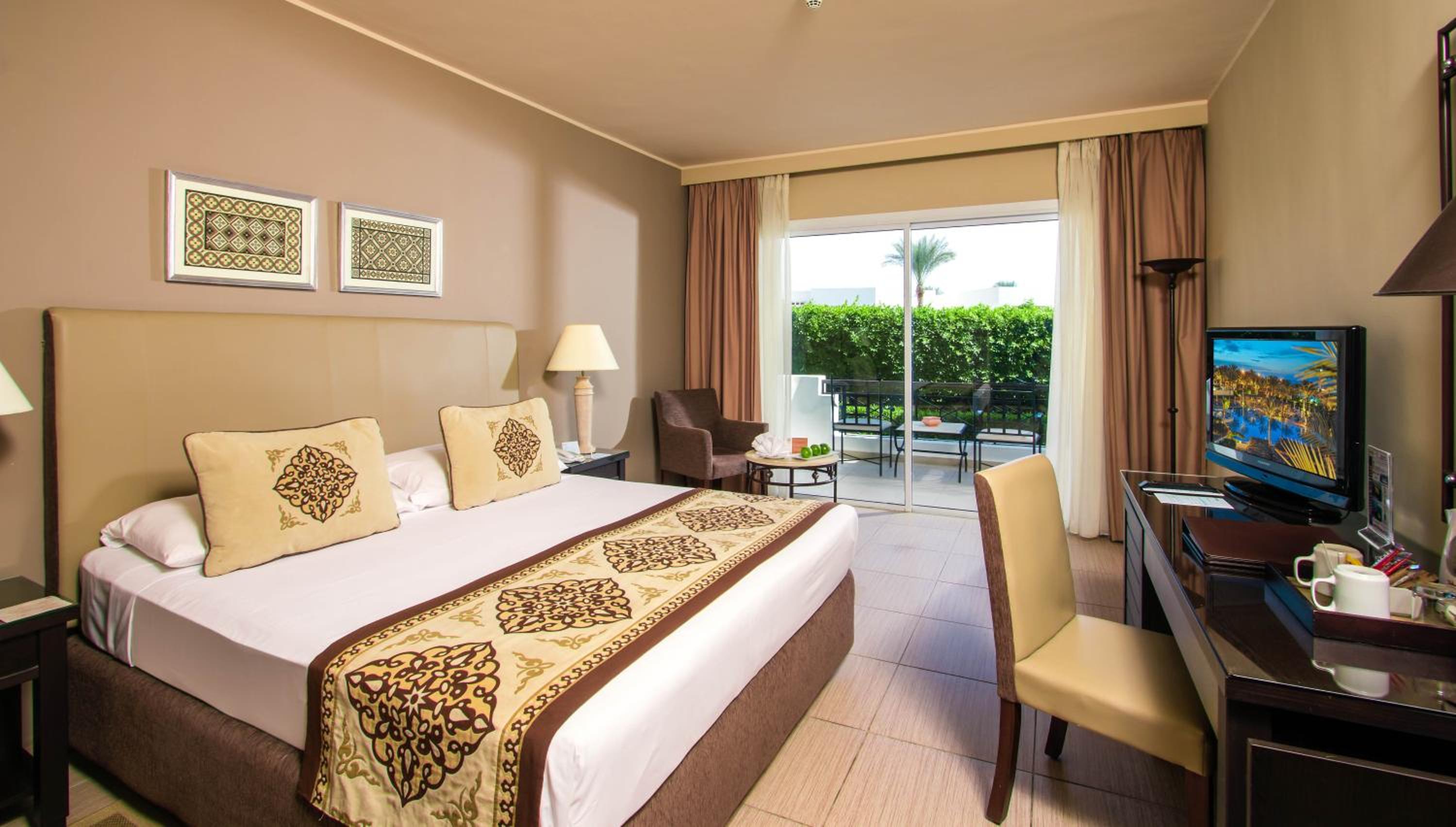 Superior Queen or Twin Bed Garden or Pool View