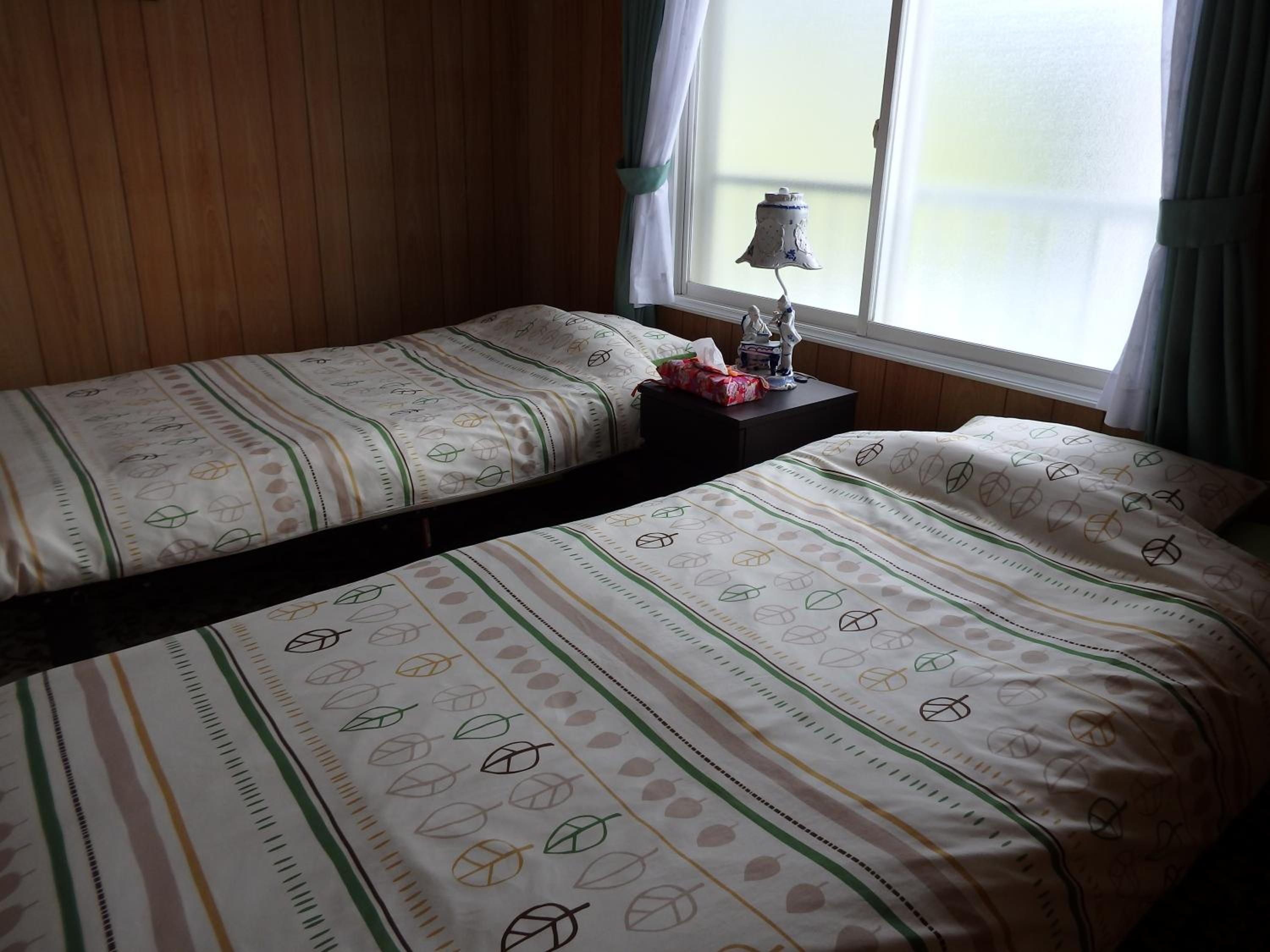 Twin Room with Shared Bathroom photo 2