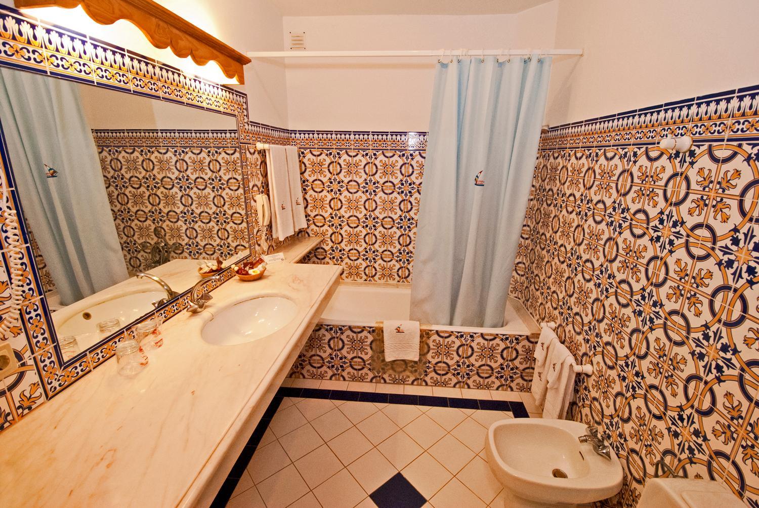 Double Room with Garden - Photo 2
