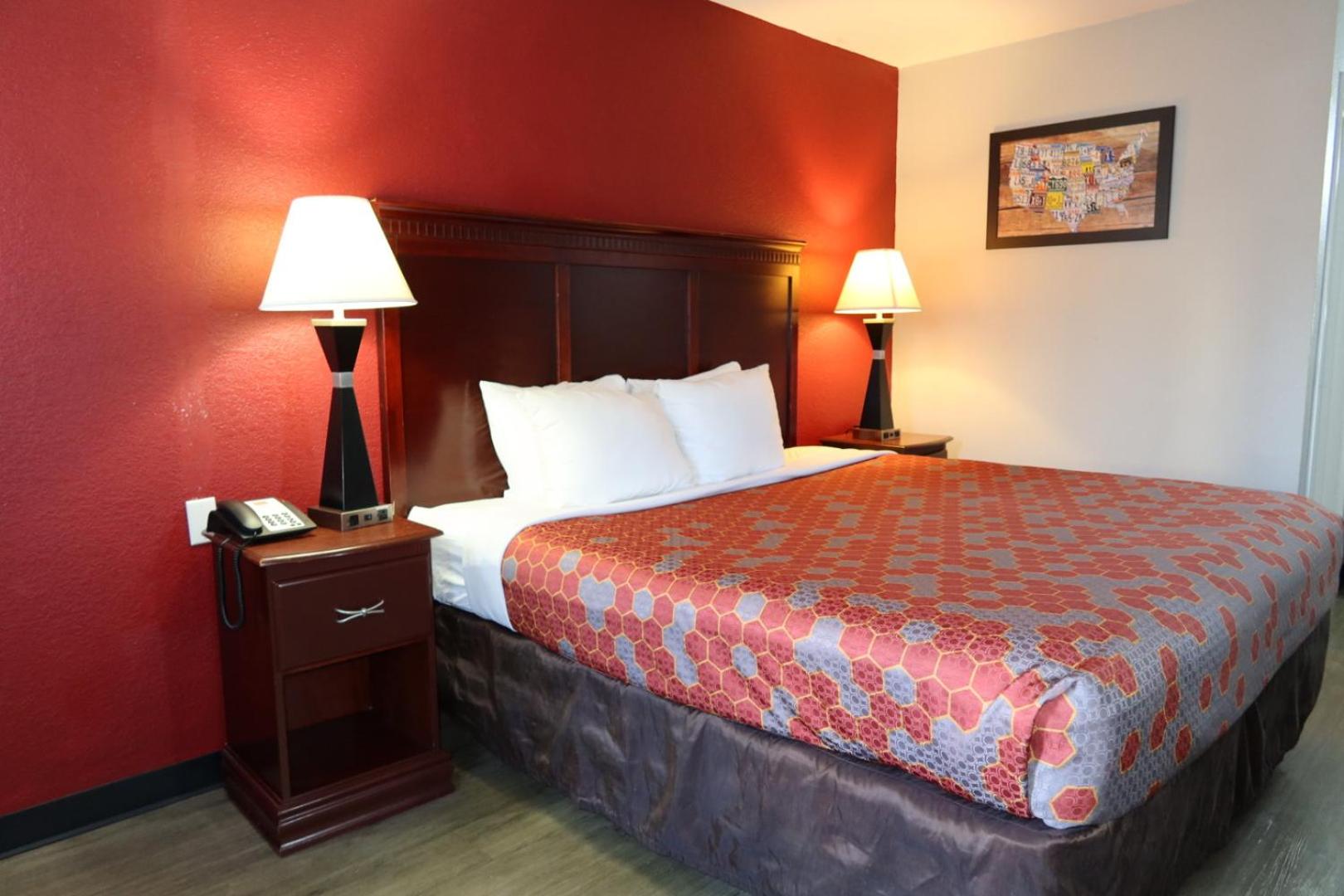 King Room - Accessible/Non-Smoking - Photo 1