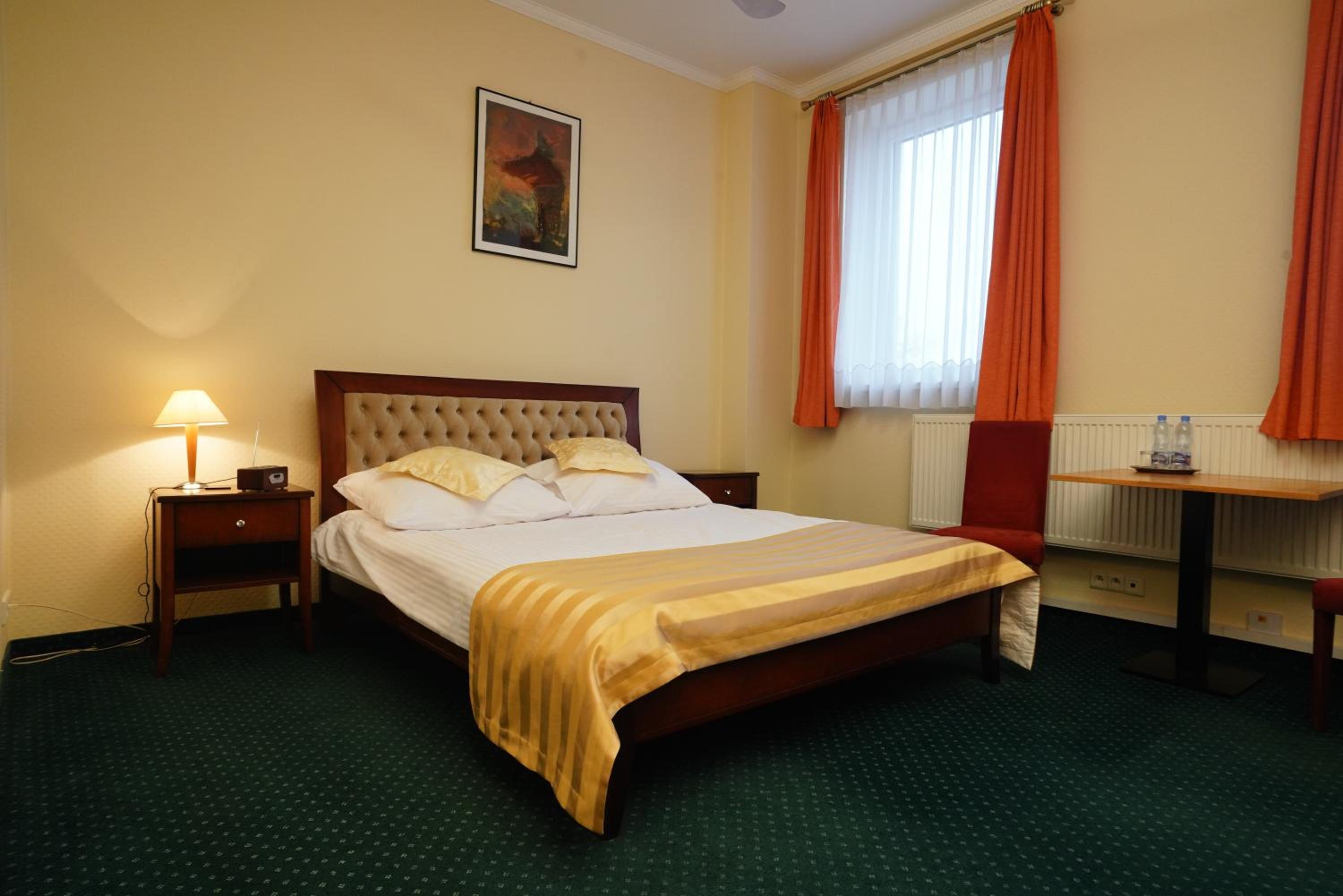 Double Room with Private Bathroom photo 1