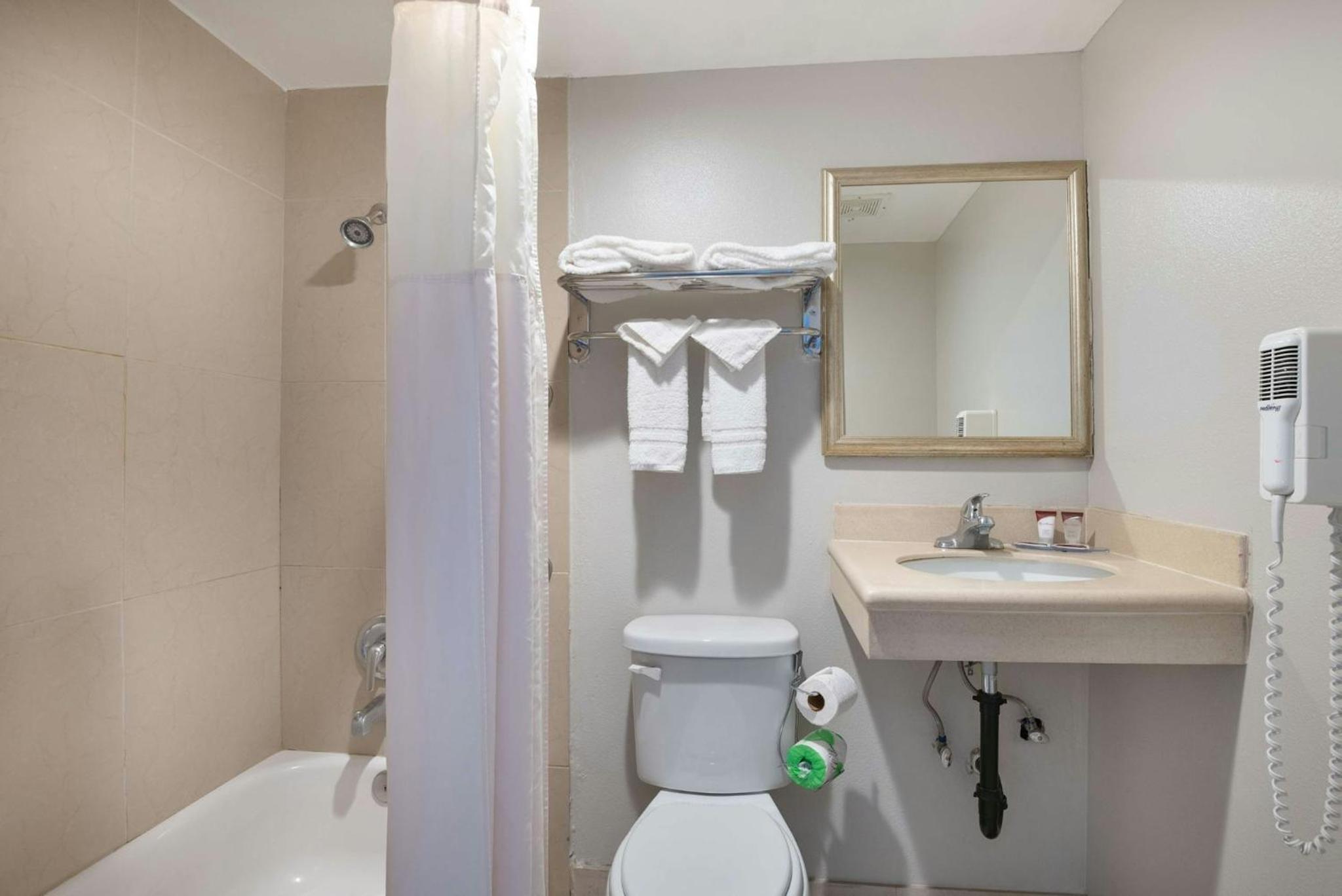 Superior Room with Two Double Beds Smoke Free - Photo 1