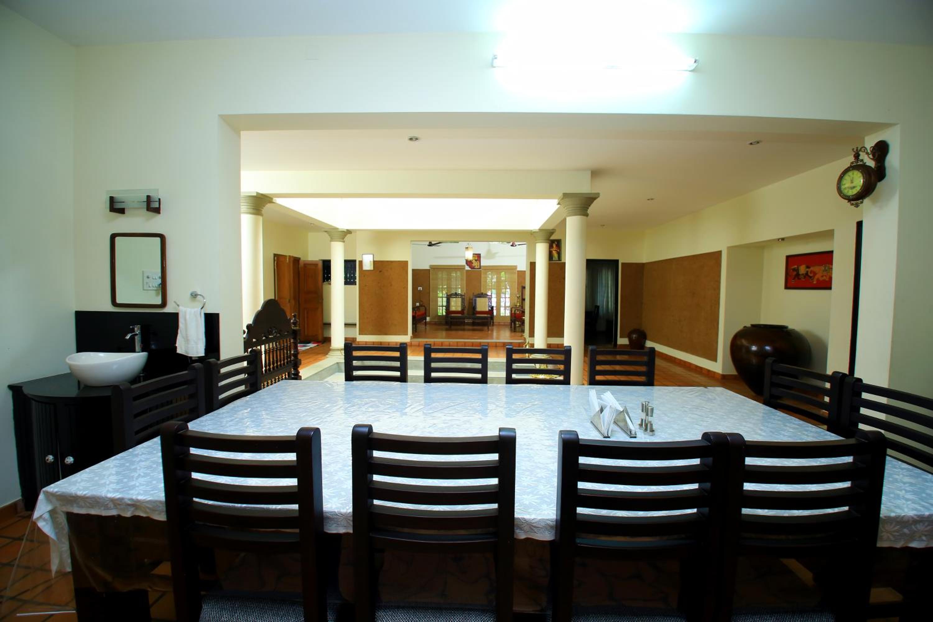 Deluxe King Room photo 3