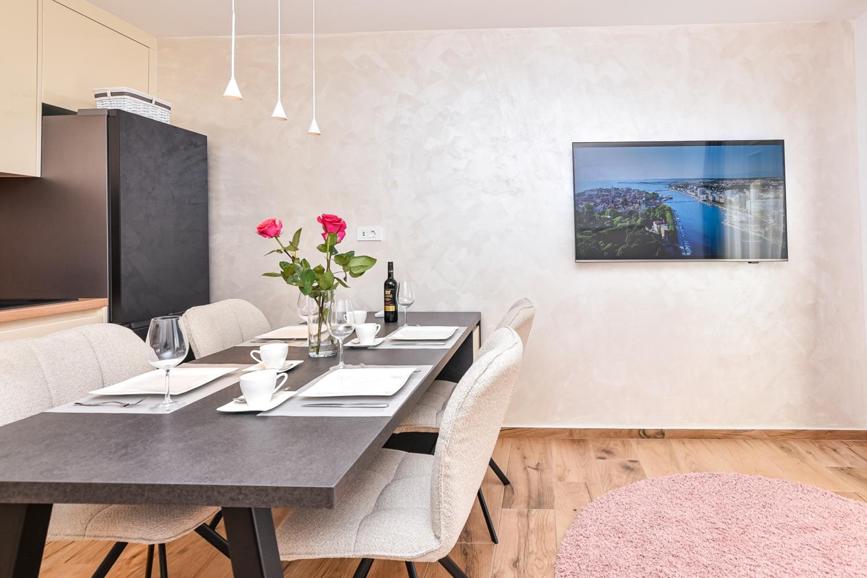 One-Bedroom Apartment with Balcony