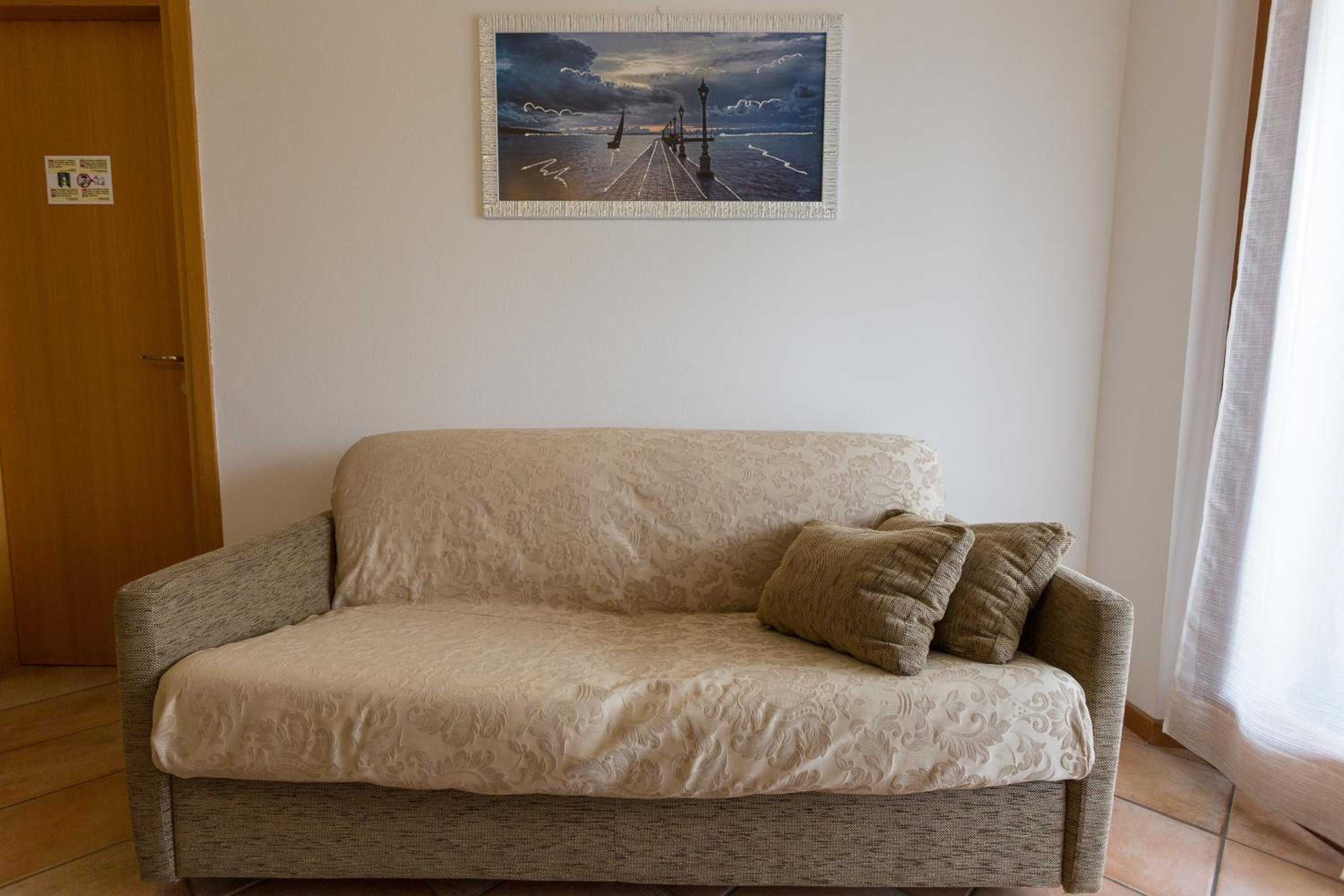 Deluxe One-Bedroom Apartment with Terrace photo 1