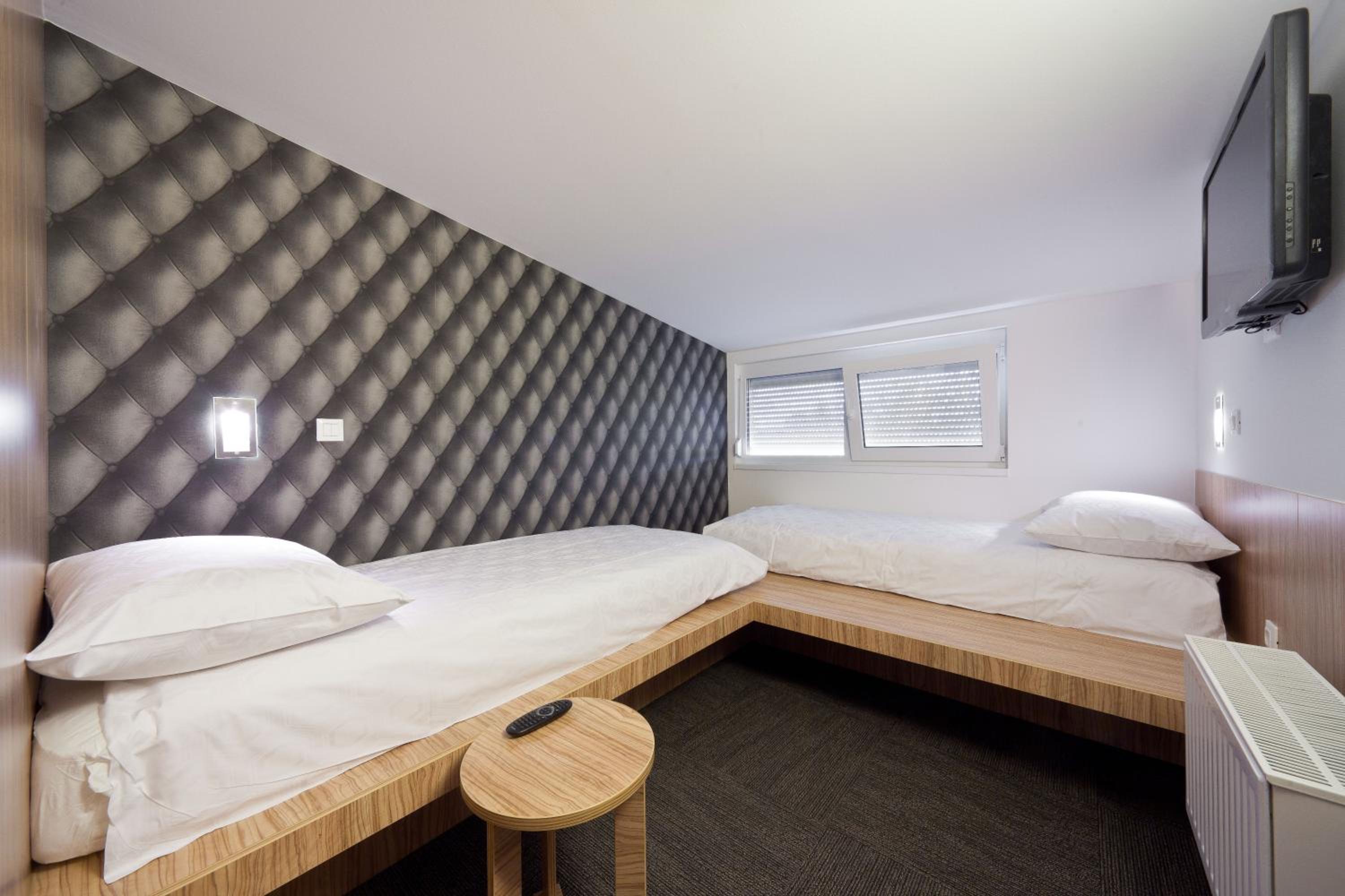 Double or Twin Room photo 3