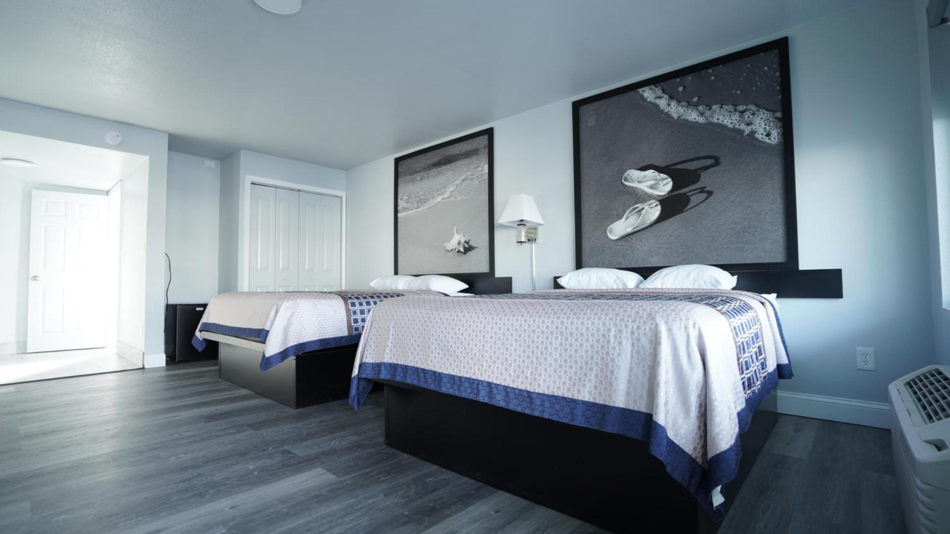 Queen Studio with Two Queen beds - Non-Smoking photo 2