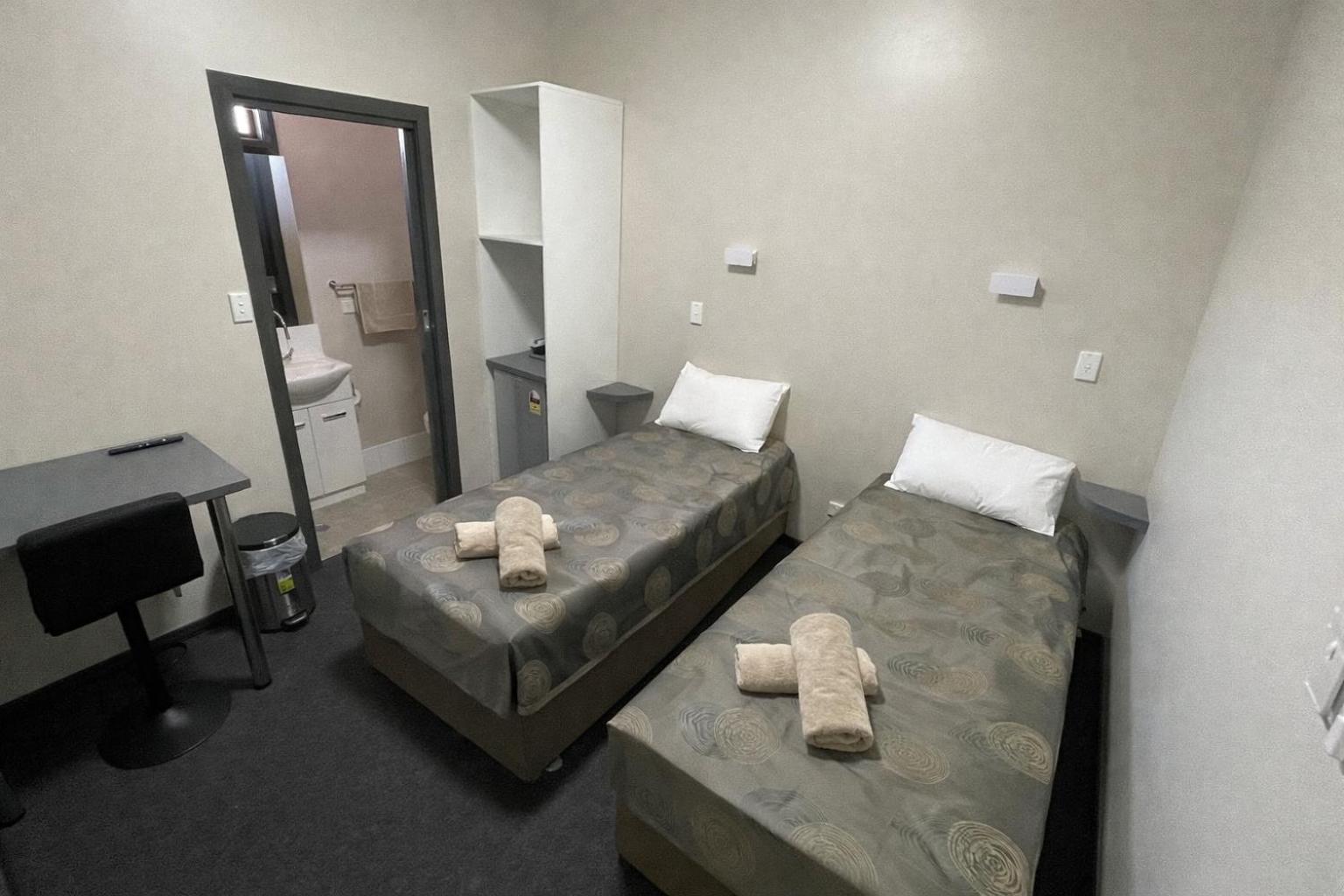 Standard Twin Room photo 2
