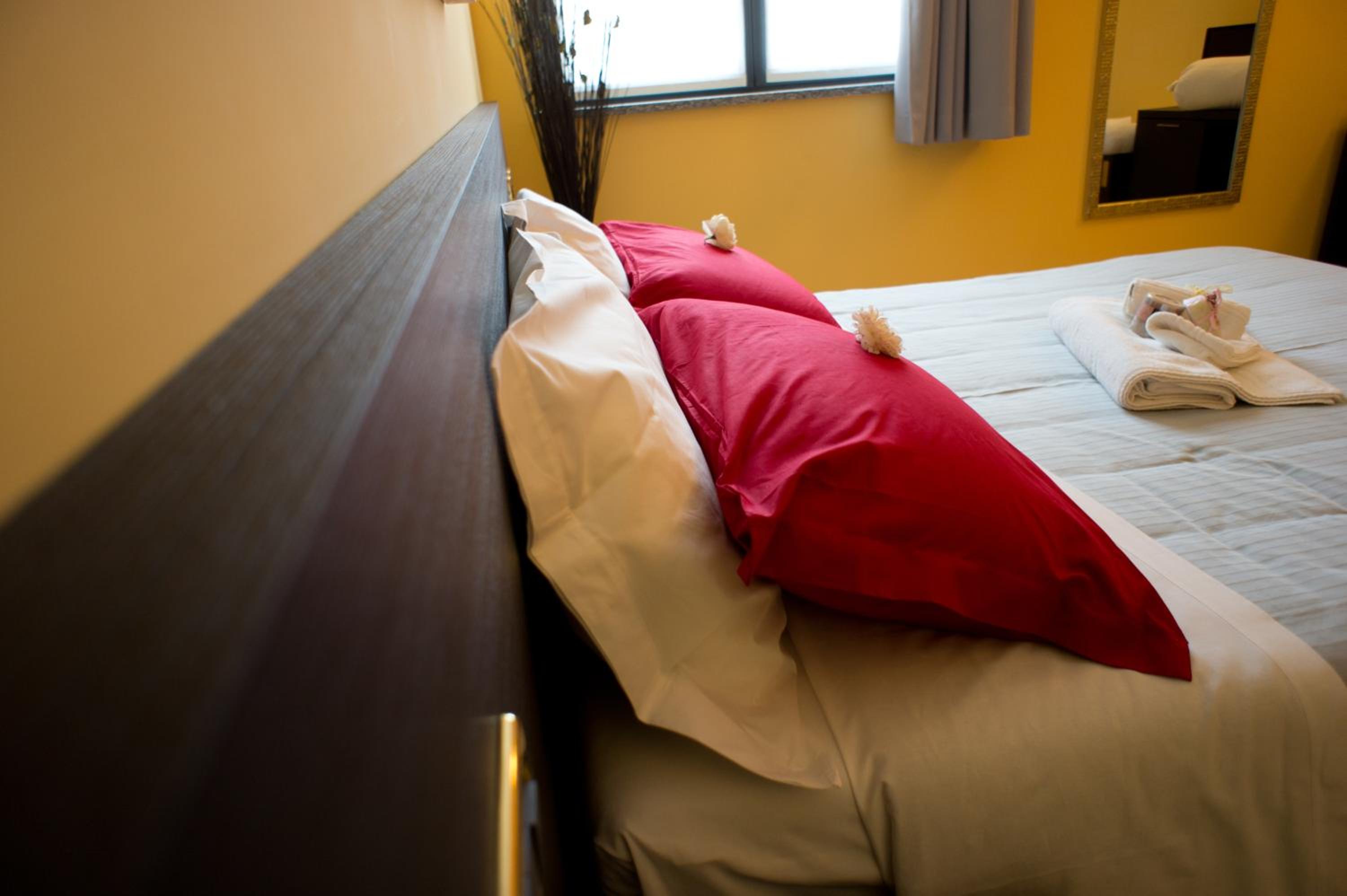 Double Room - Photo 15