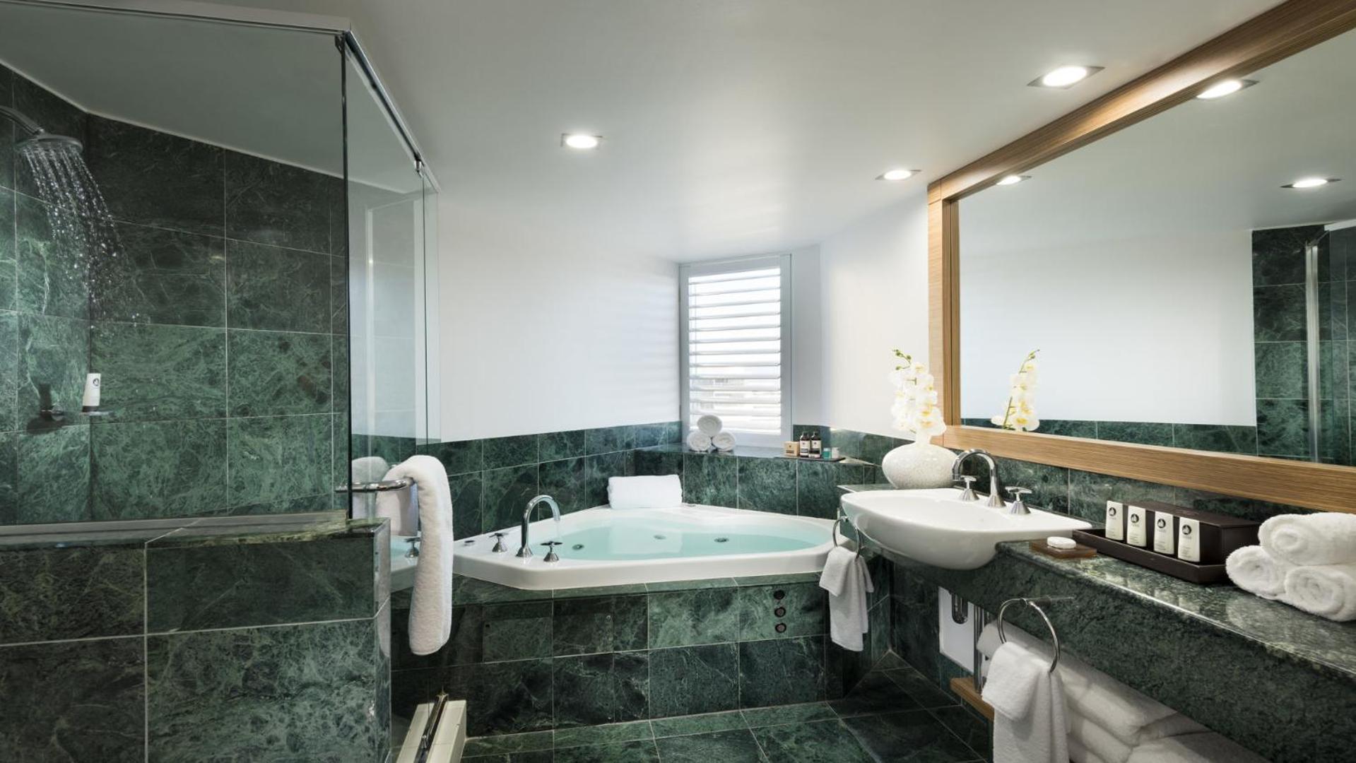 Prestige Suite with Ocean View and Spa