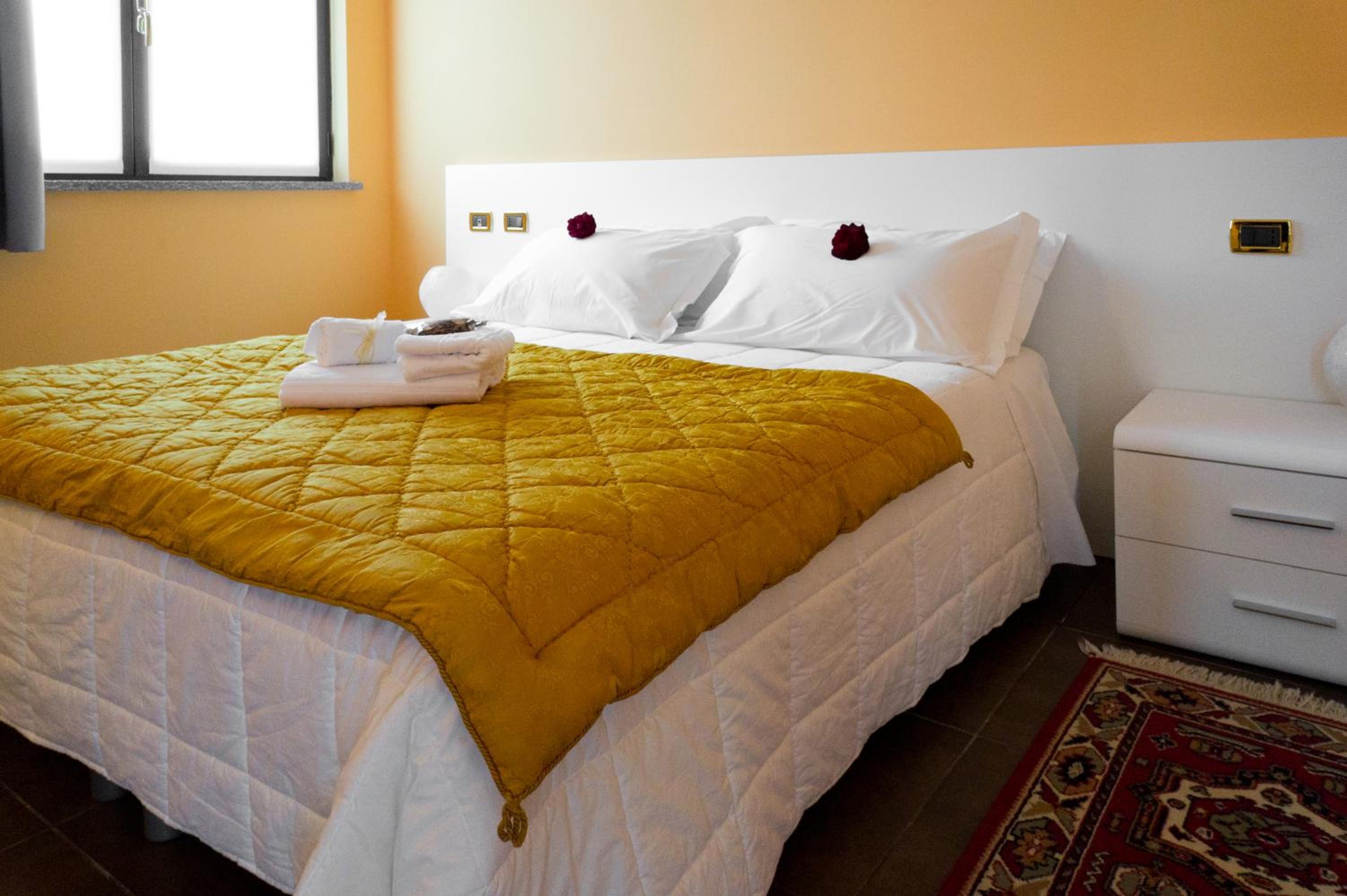 Double Room - Photo 3